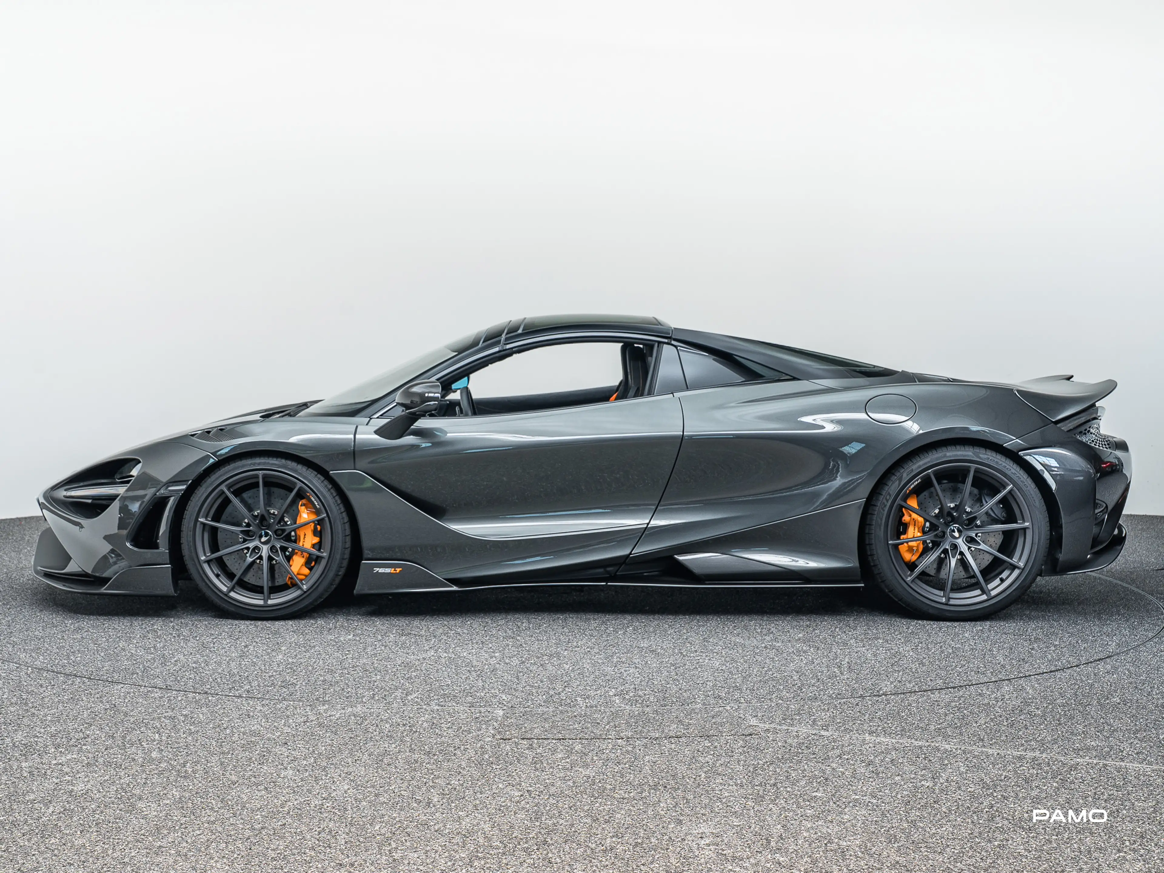 McLaren 765LT Spider McLaren 765LT Spider | Lift, B&W, Warranty — photo 5