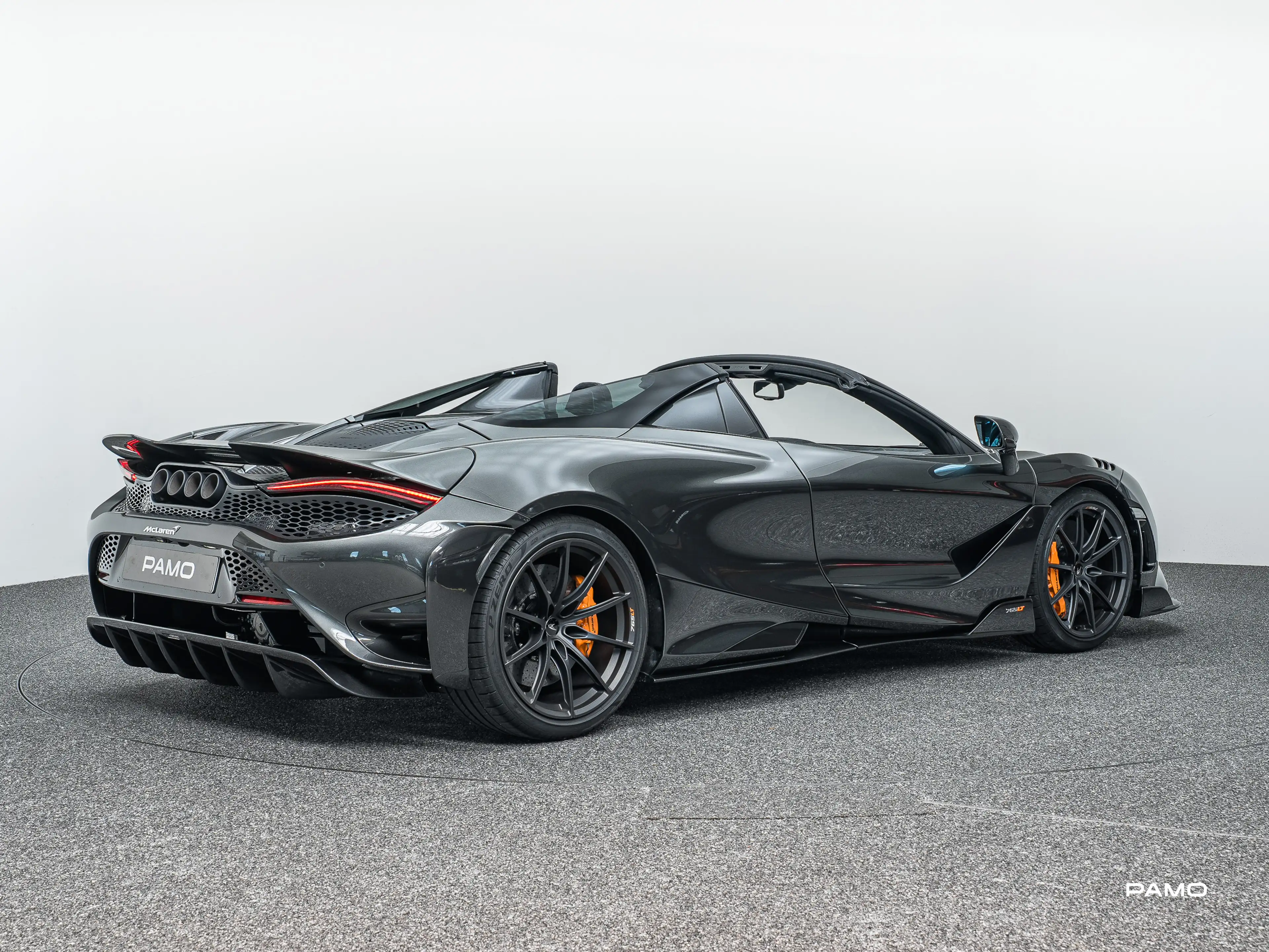 McLaren 765LT Spider McLaren 765LT Spider | Lift, B&W, Warranty — photo 15