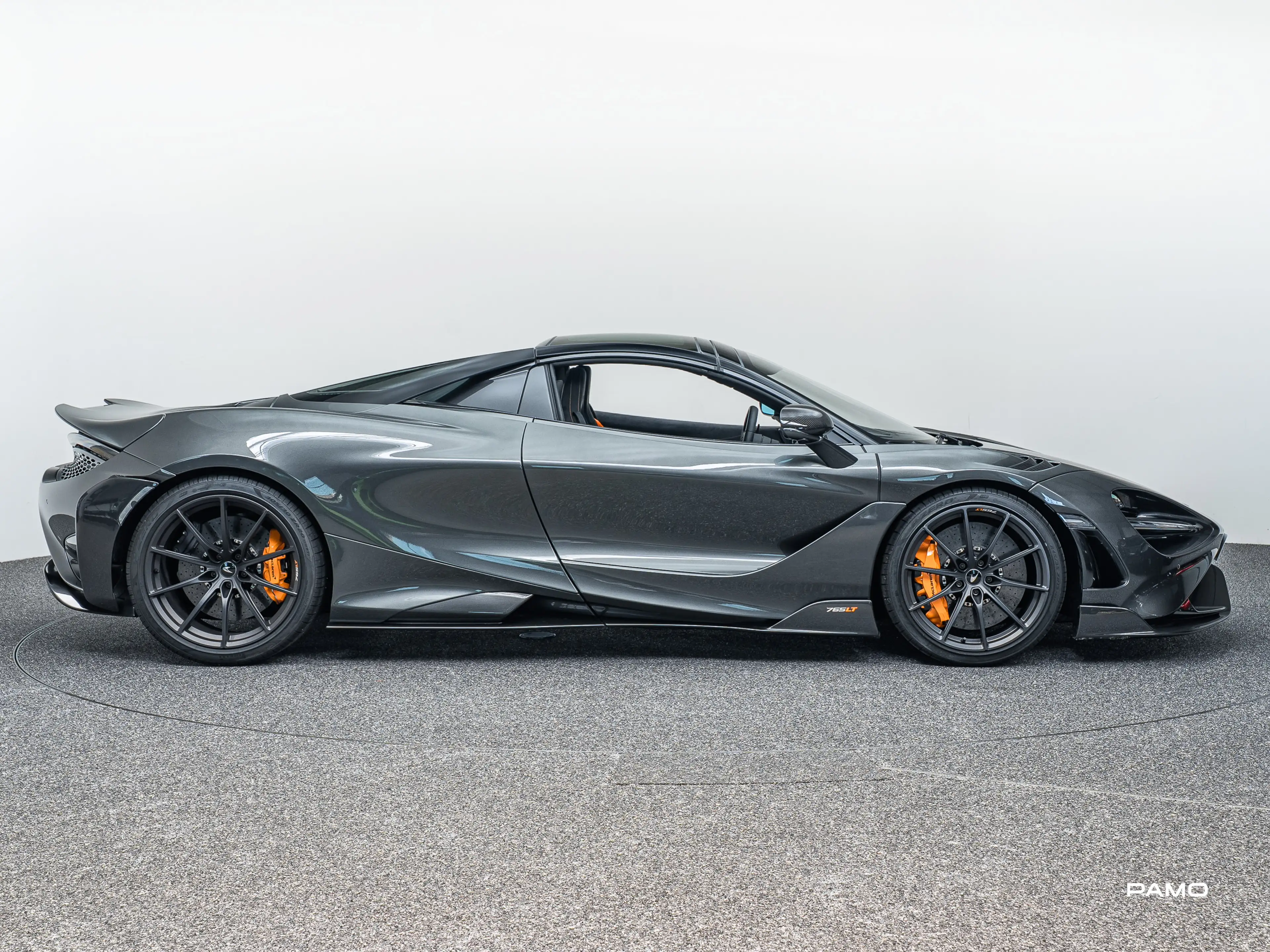 McLaren 765LT Spider McLaren 765LT Spider | Lift, B&W, Warranty — photo 9