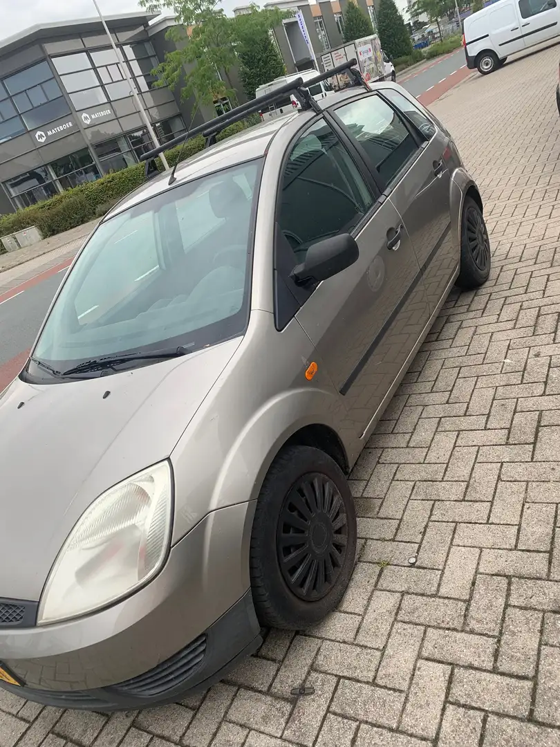 Ford Fiesta Fiesta 1.3 Ambiente Or - 1