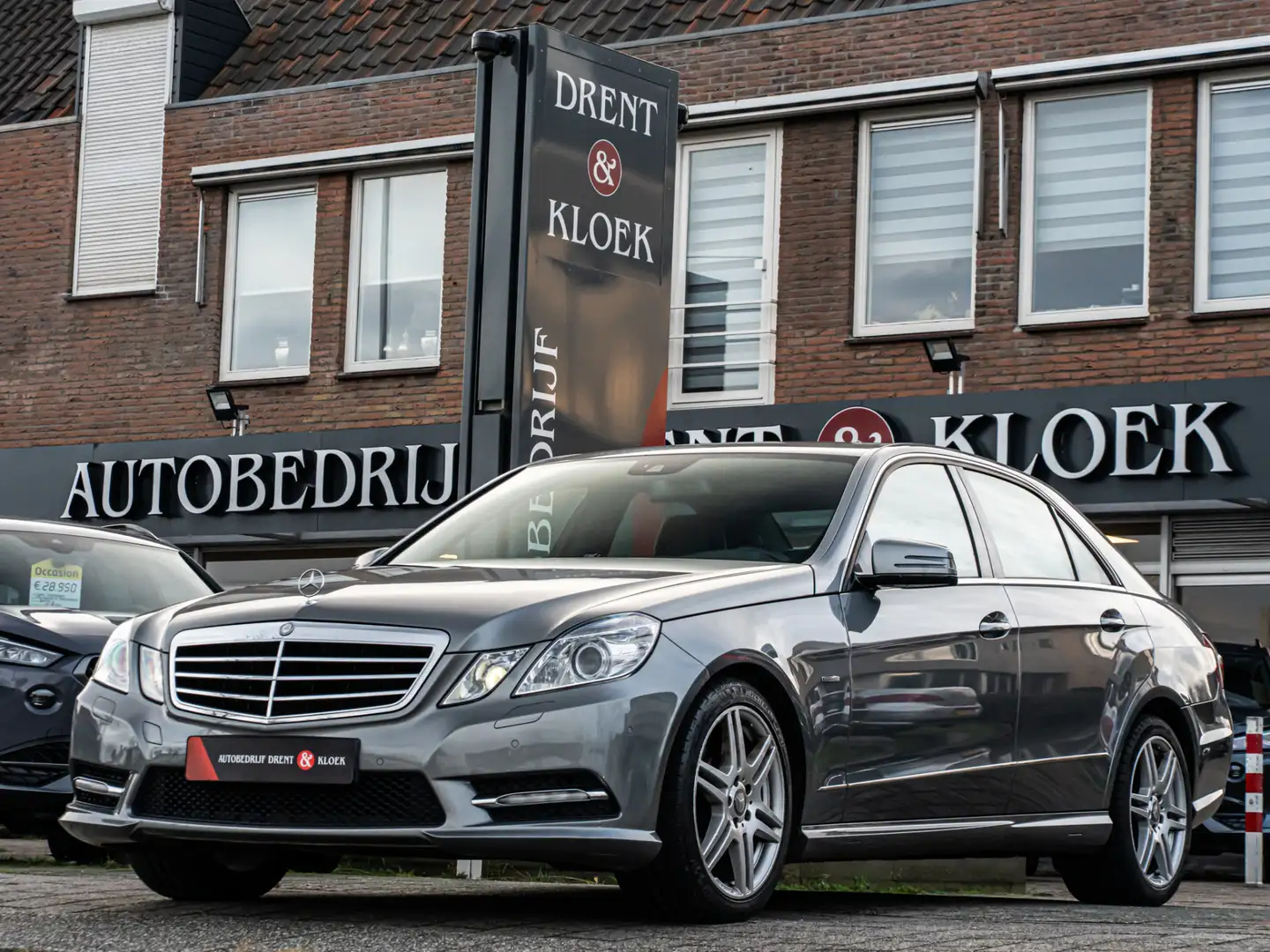 Mercedes-Benz E 250 CGI AMG Style Business Class Avantgarde ORG NL NAV Šedá - 1