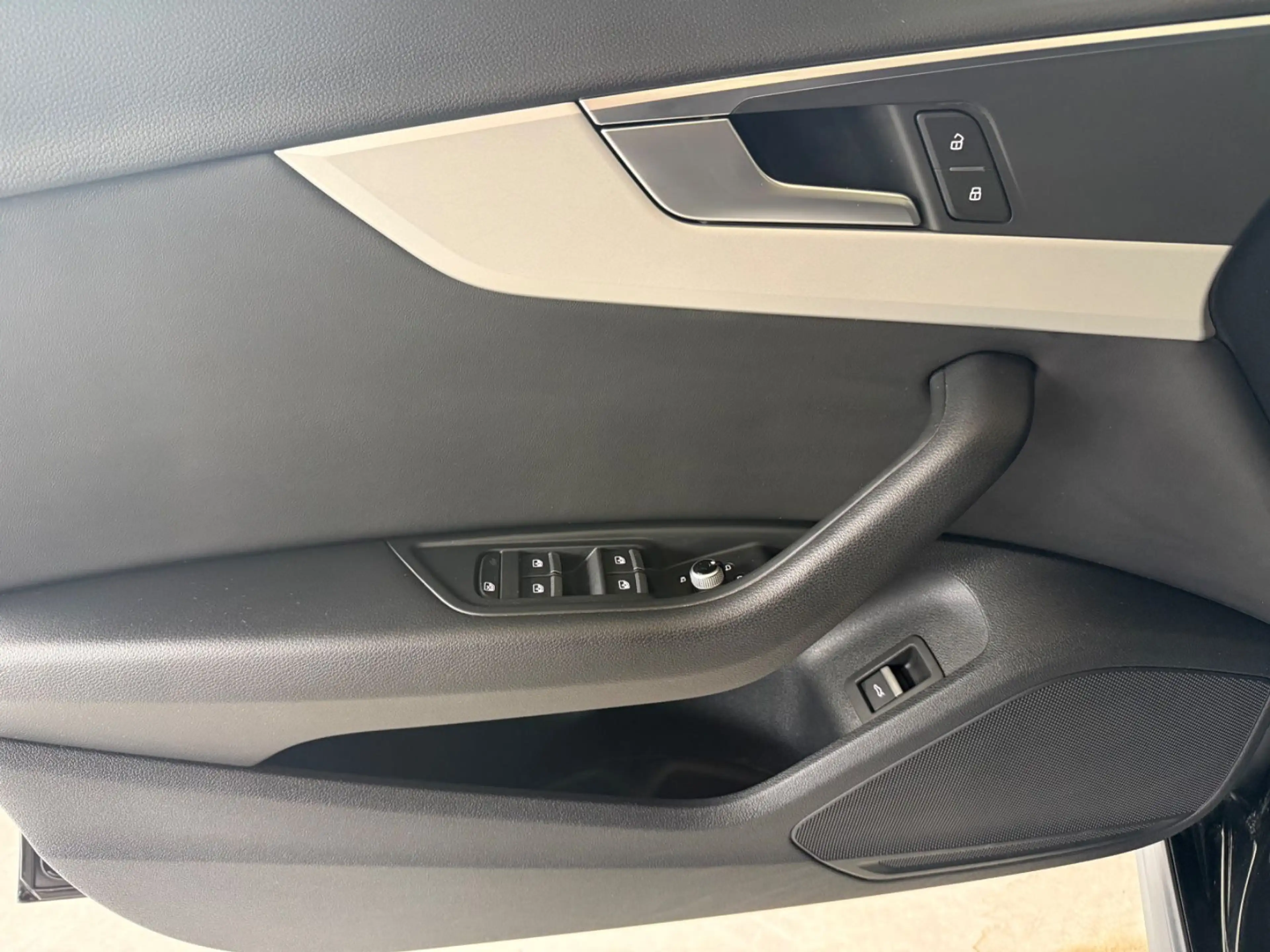 Audi A4 allroad quattro 40 TDI LED/Temp/360/SHZ/Navi — photo 9