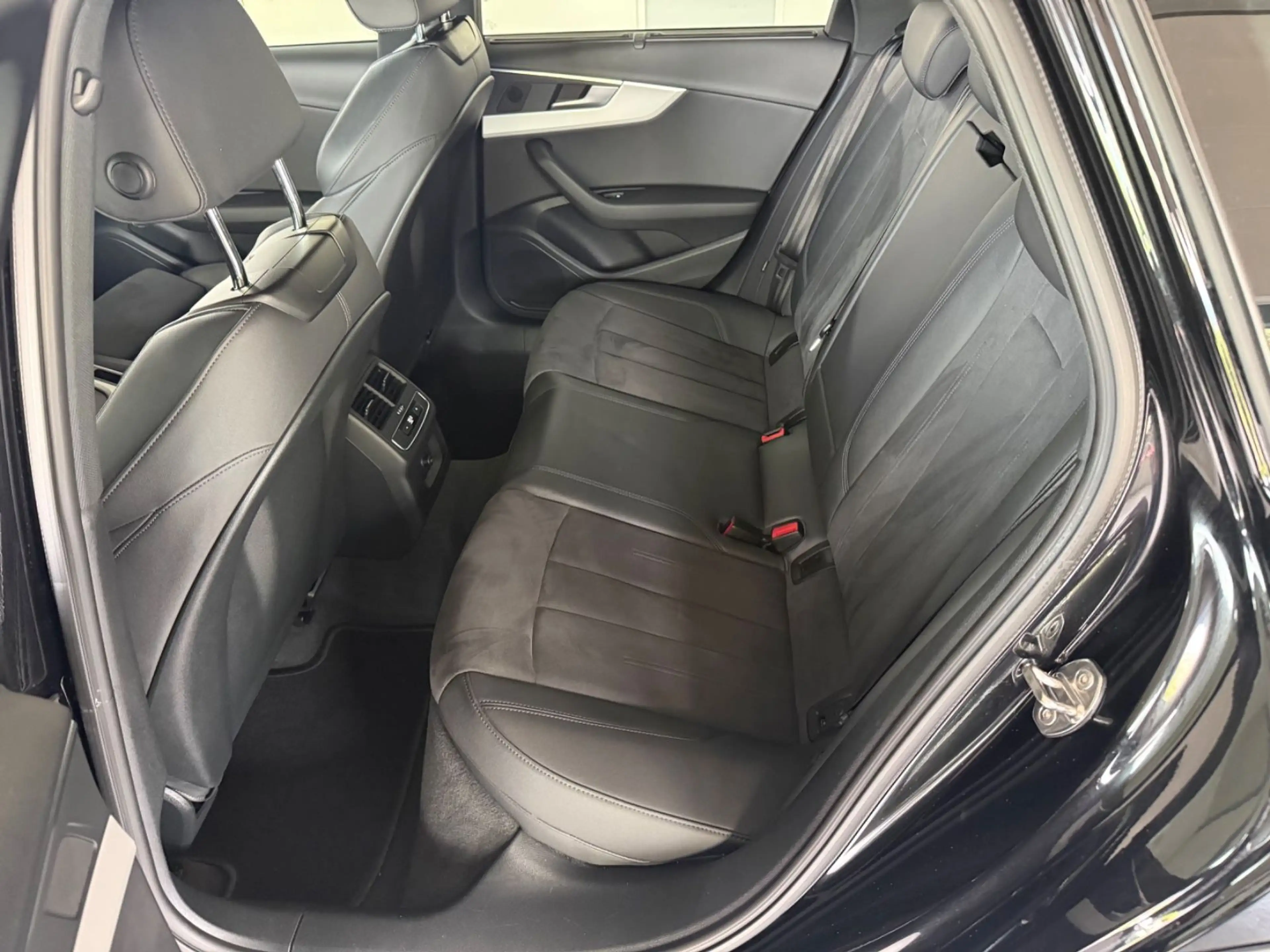 Audi A4 allroad quattro 40 TDI LED/Temp/360/SHZ/Navi — photo 10