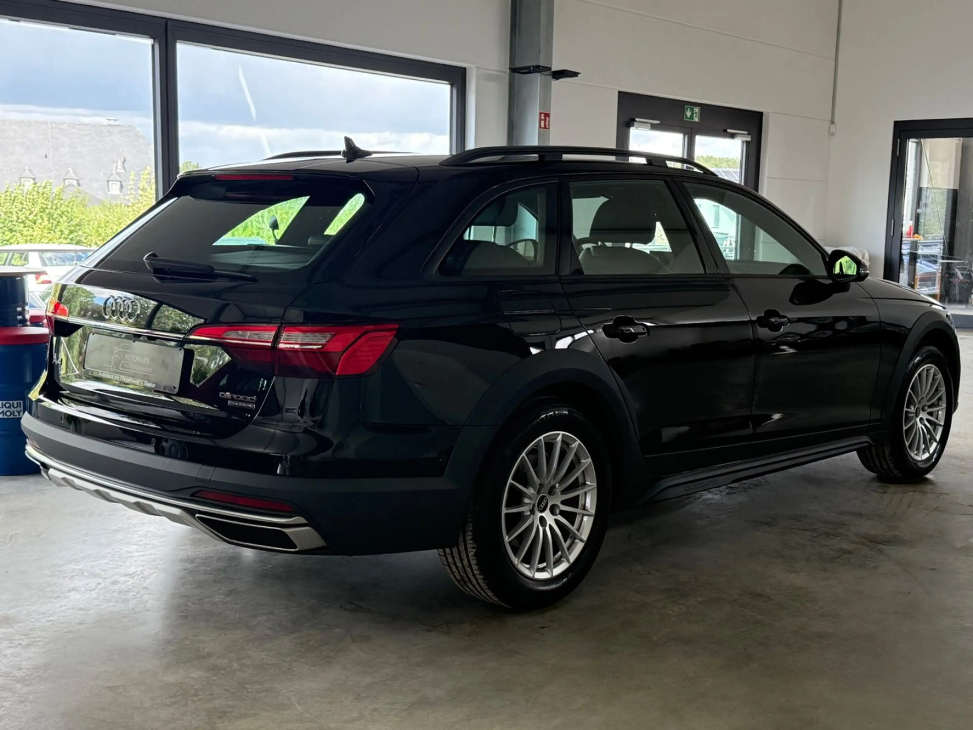 Audi A4 allroad quattro 40 TDI LED/Temp/360/SHZ/Navi — photo 3
