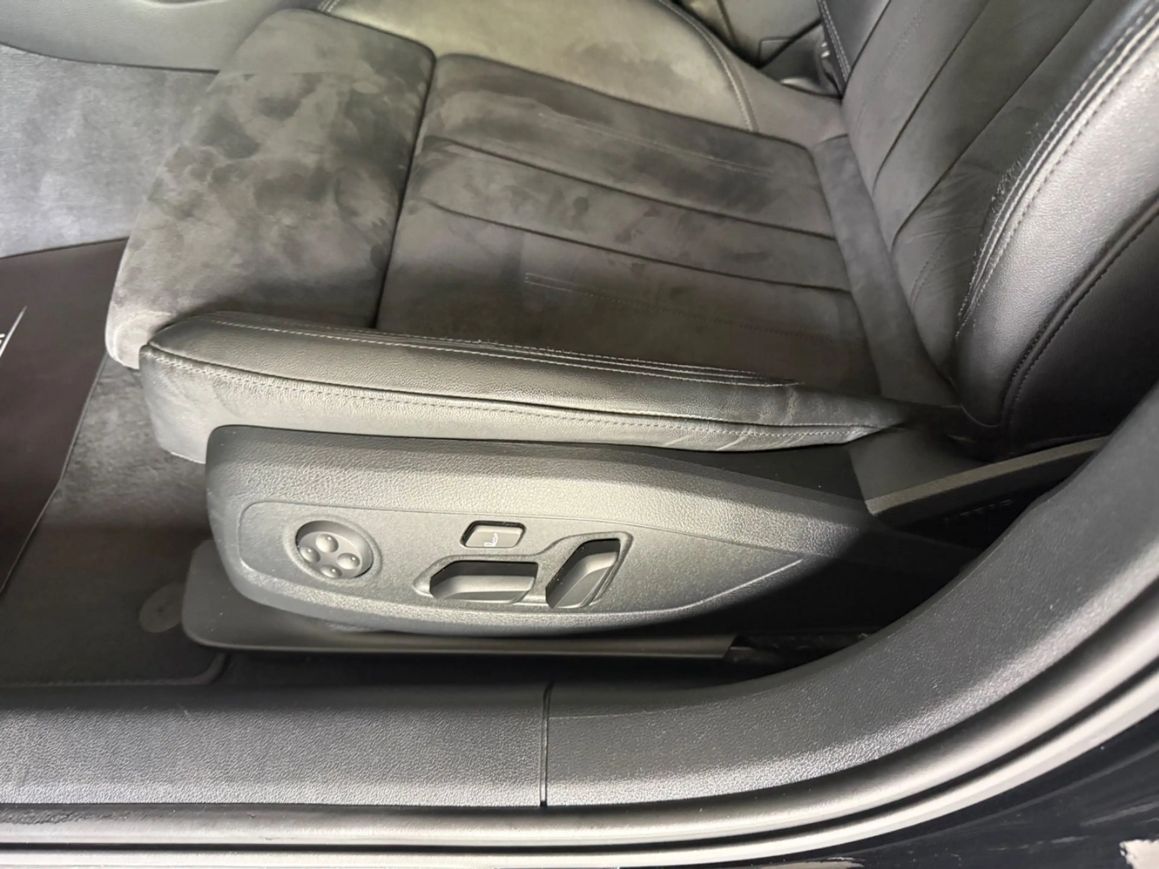 Audi A4 allroad quattro 40 TDI LED/Temp/360/SHZ/Navi — photo 8