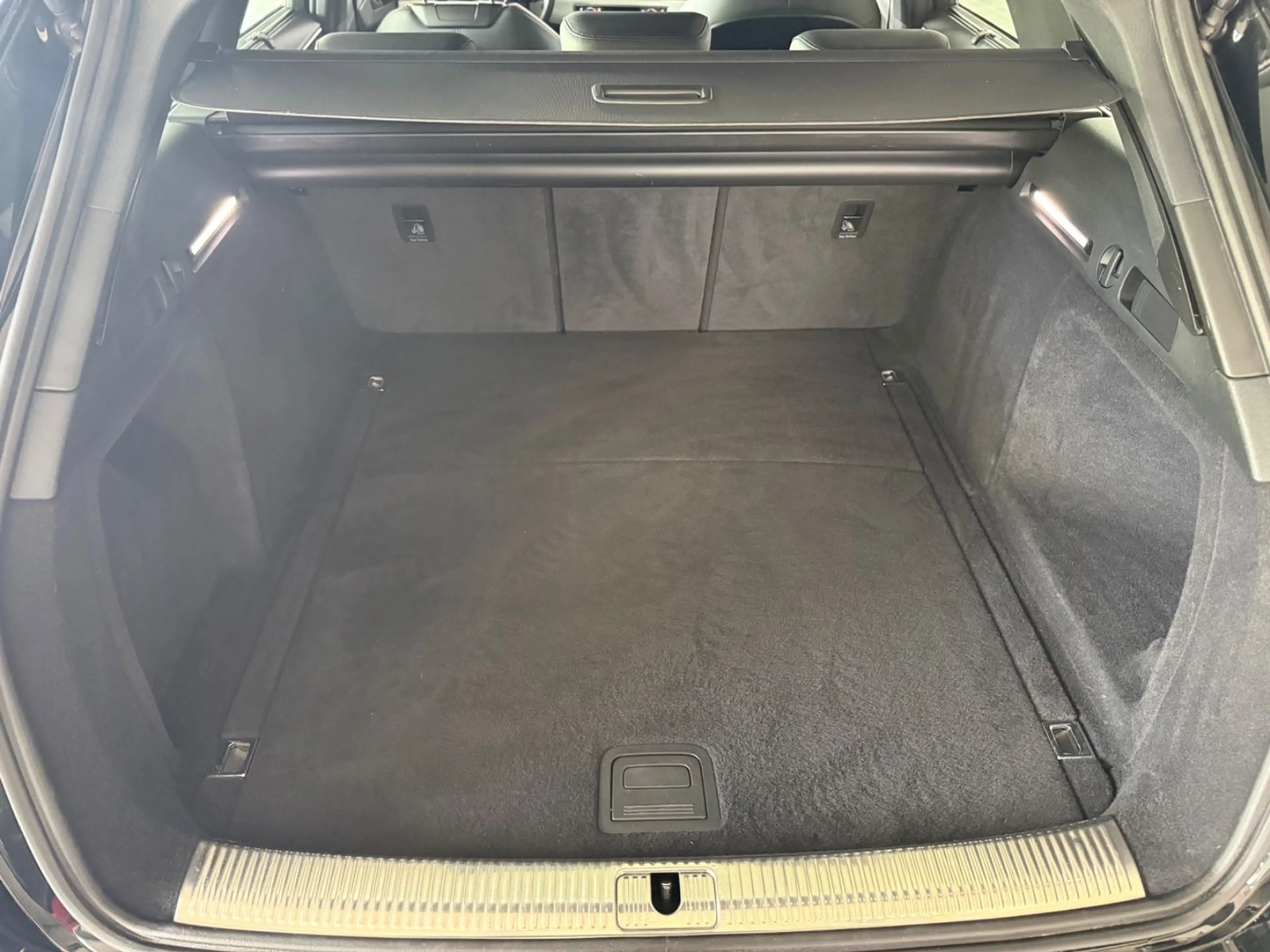 Audi A4 allroad quattro 40 TDI LED/Temp/360/SHZ/Navi — photo 12