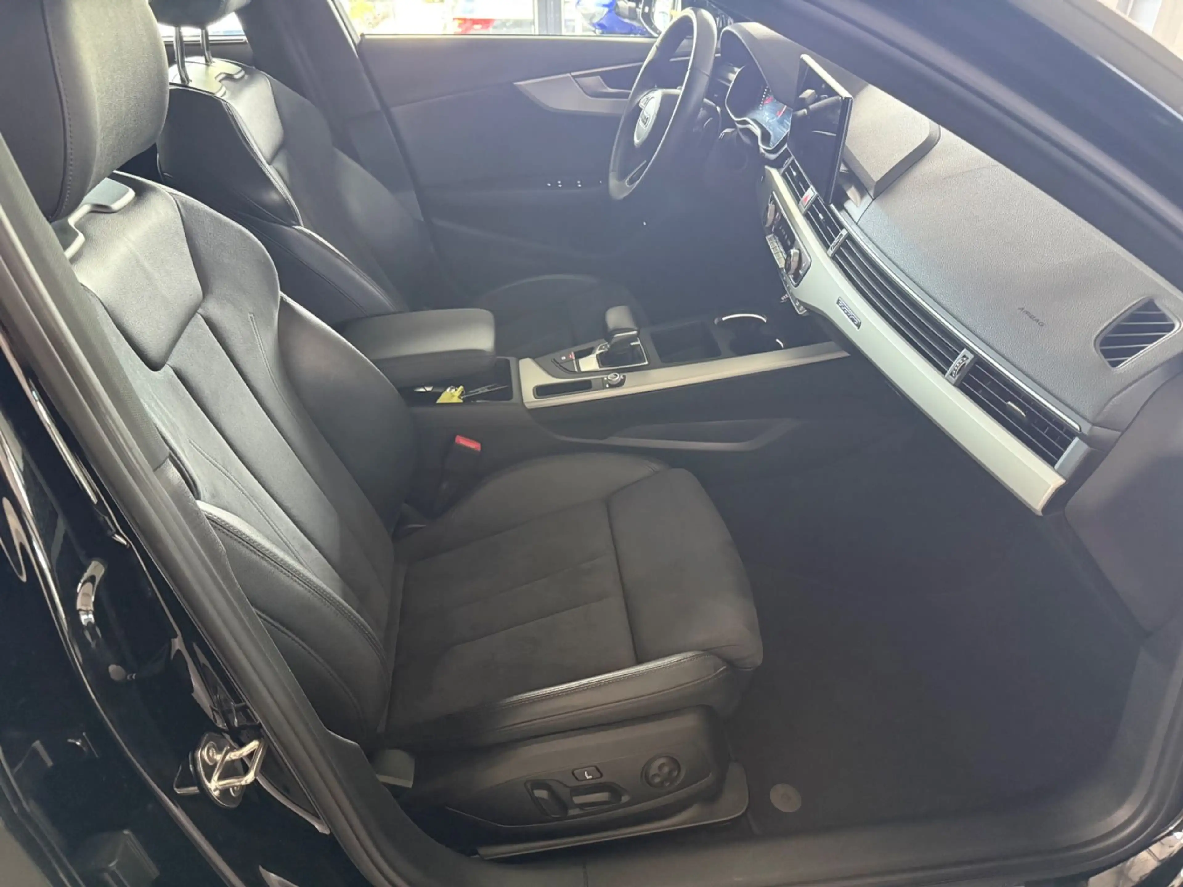 Audi A4 allroad quattro 40 TDI LED/Temp/360/SHZ/Navi — photo 15
