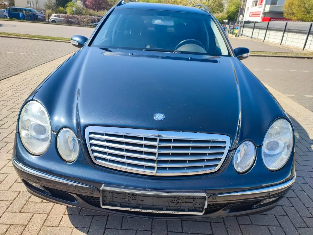 Mercedes-Benz E 200