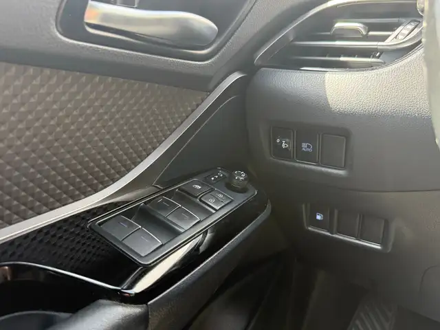Toyota C-HR view 14