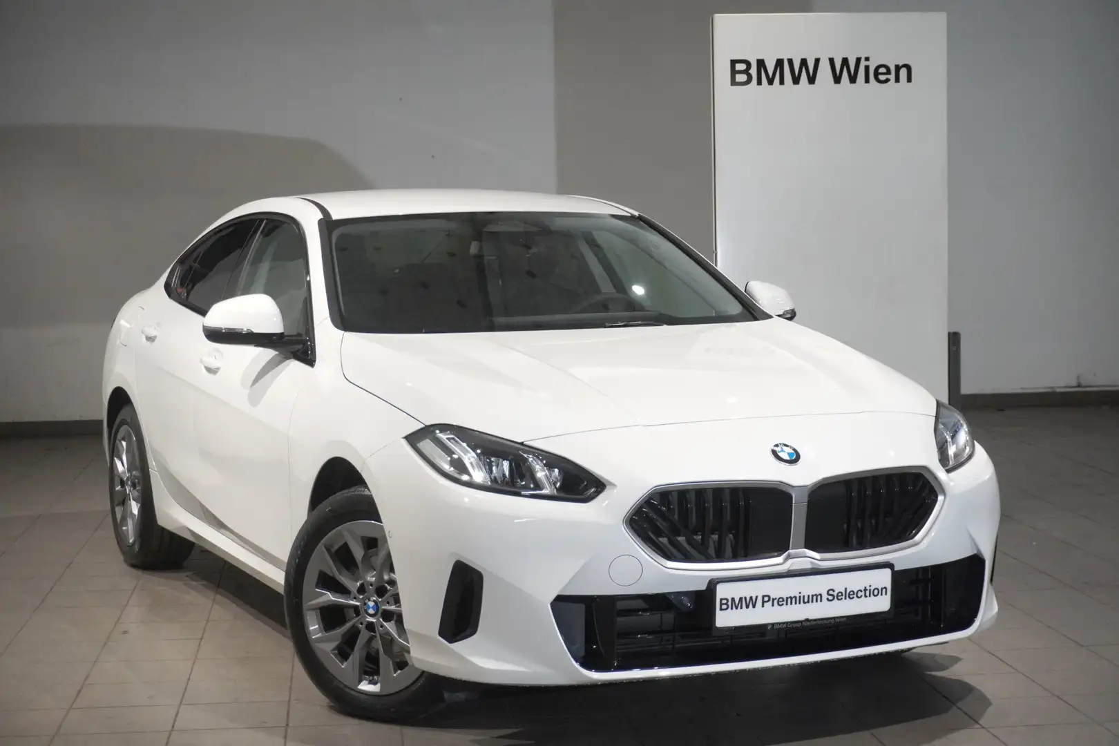 BMW 216 i Weiß - 1