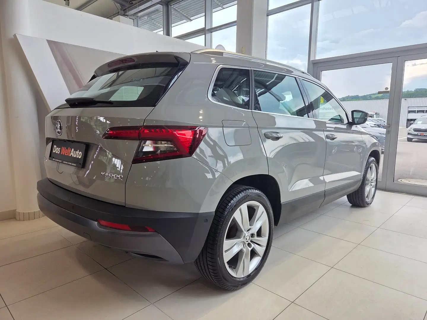 Skoda Karoq Style TSI Grau - 2