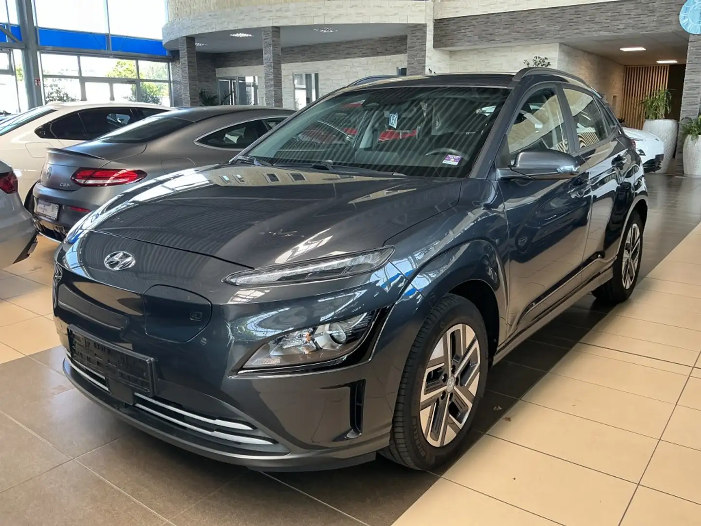Hyundai KONA Select 2WD*ACC*R-Cam*CarPlay*SHZ*PDC*LED* Schwarz - 1