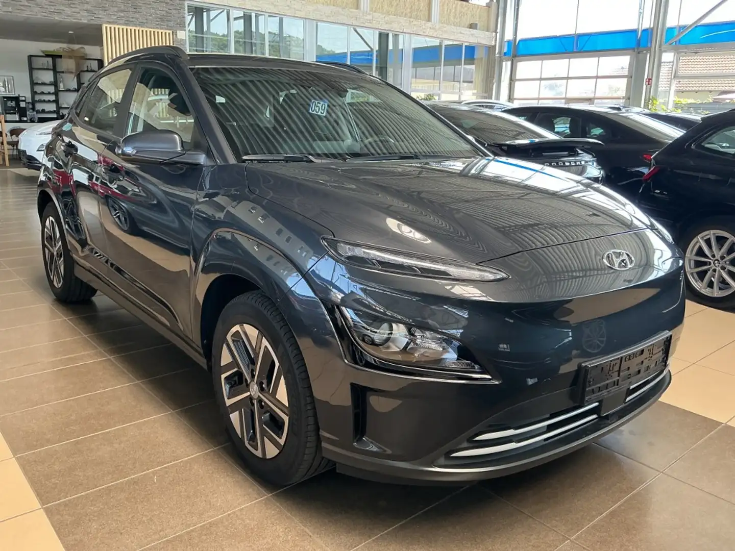 Hyundai KONA Select 2WD*ACC*R-Cam*CarPlay*SHZ*PDC*LED* Schwarz - 2