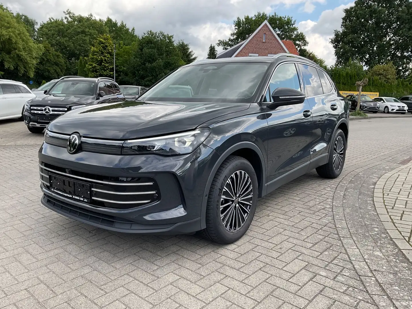 Volkswagen Tiguan 2.0 TDI DSG Elegance,AHK,el.Heckklappe,IQ Gris - 1