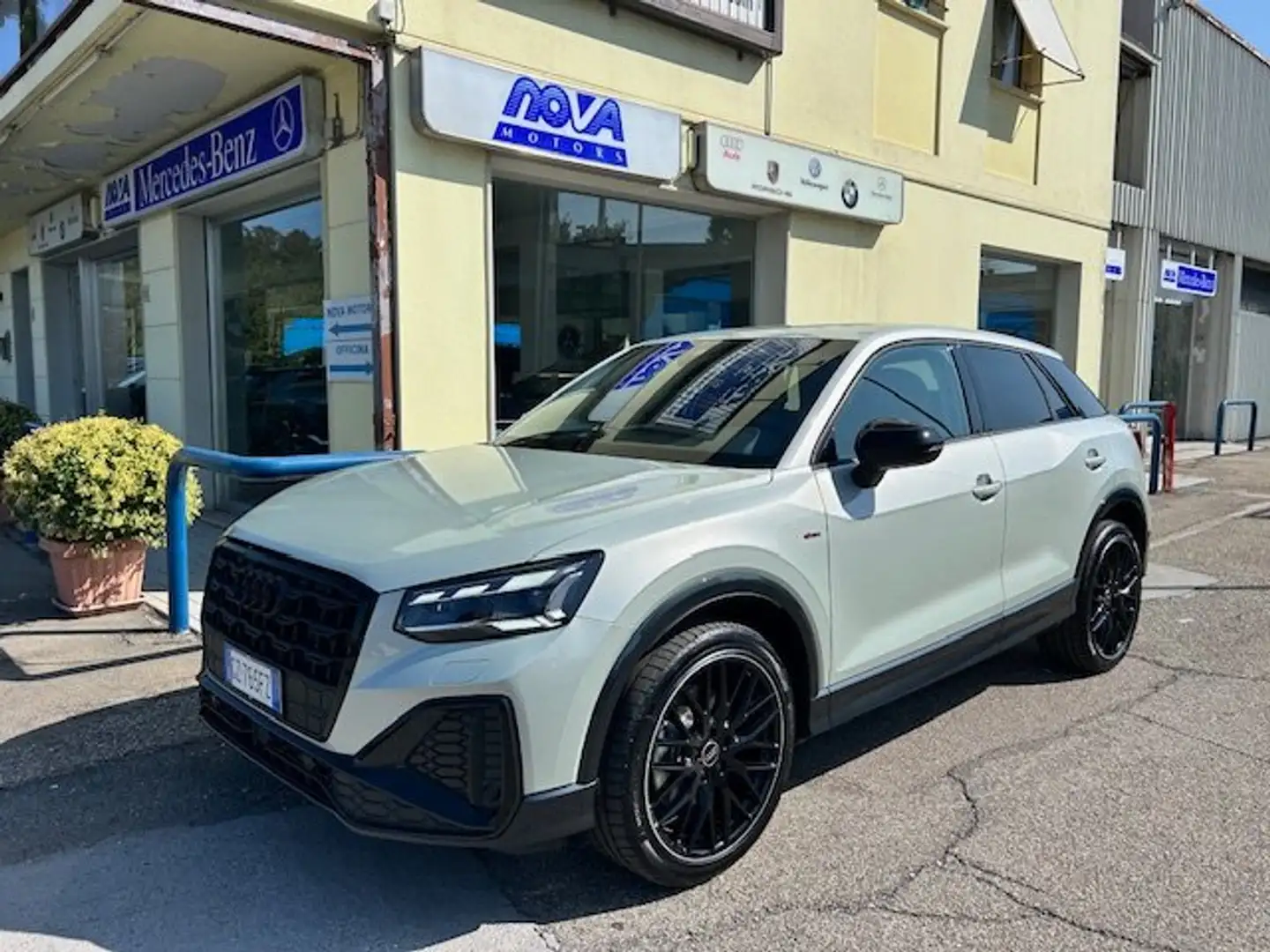 Audi Q2 Q2 35 2.0 tdi Identity Black s-tronic KM ZERO Gris - 1