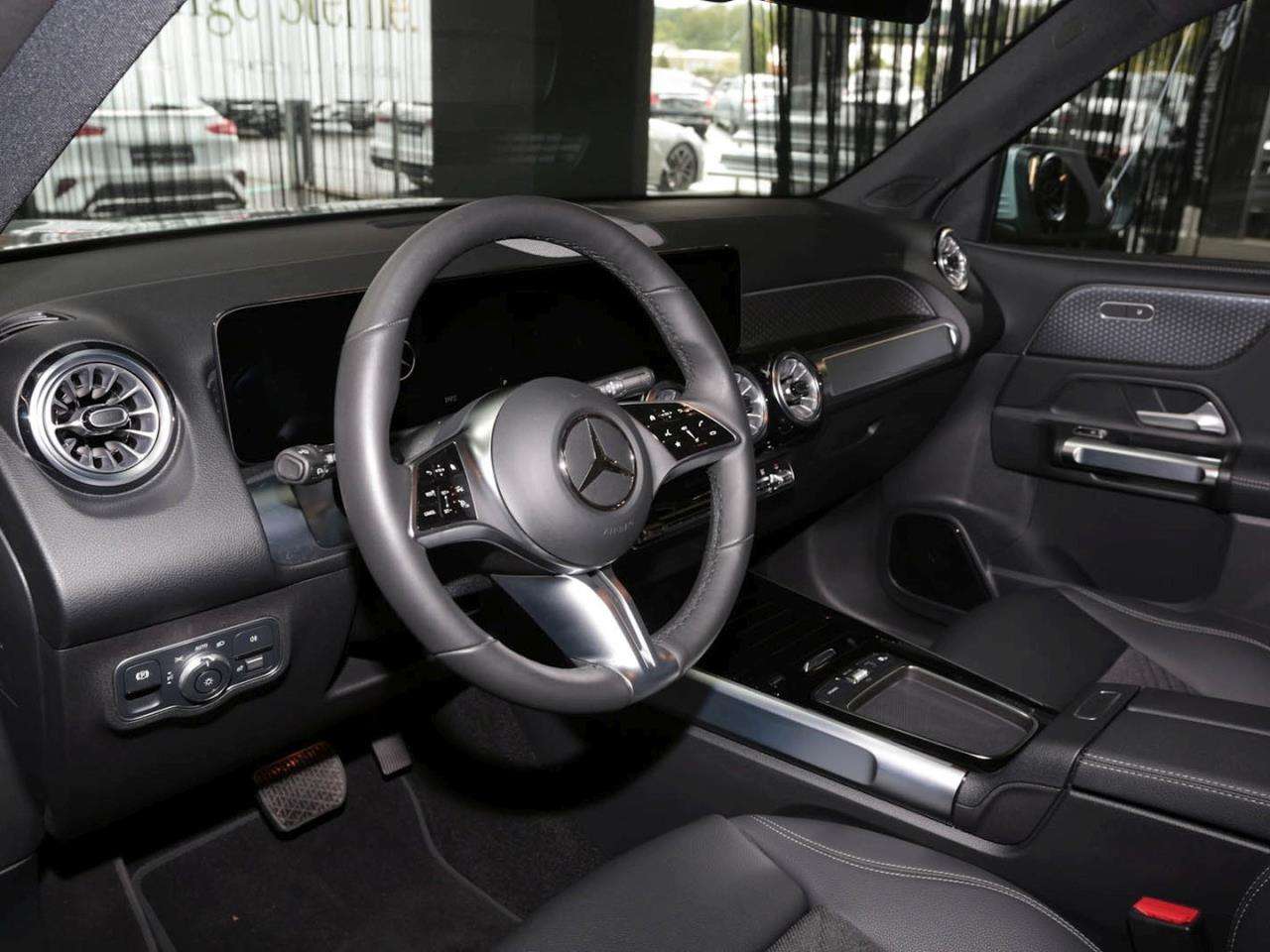 Mercedes-Benz EQB