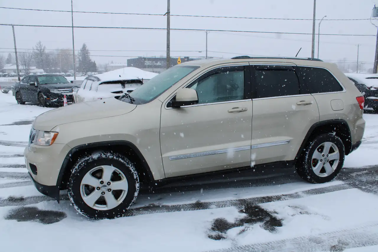 Jeep Grand Cherokee снимка Jeep Grand Cherokee