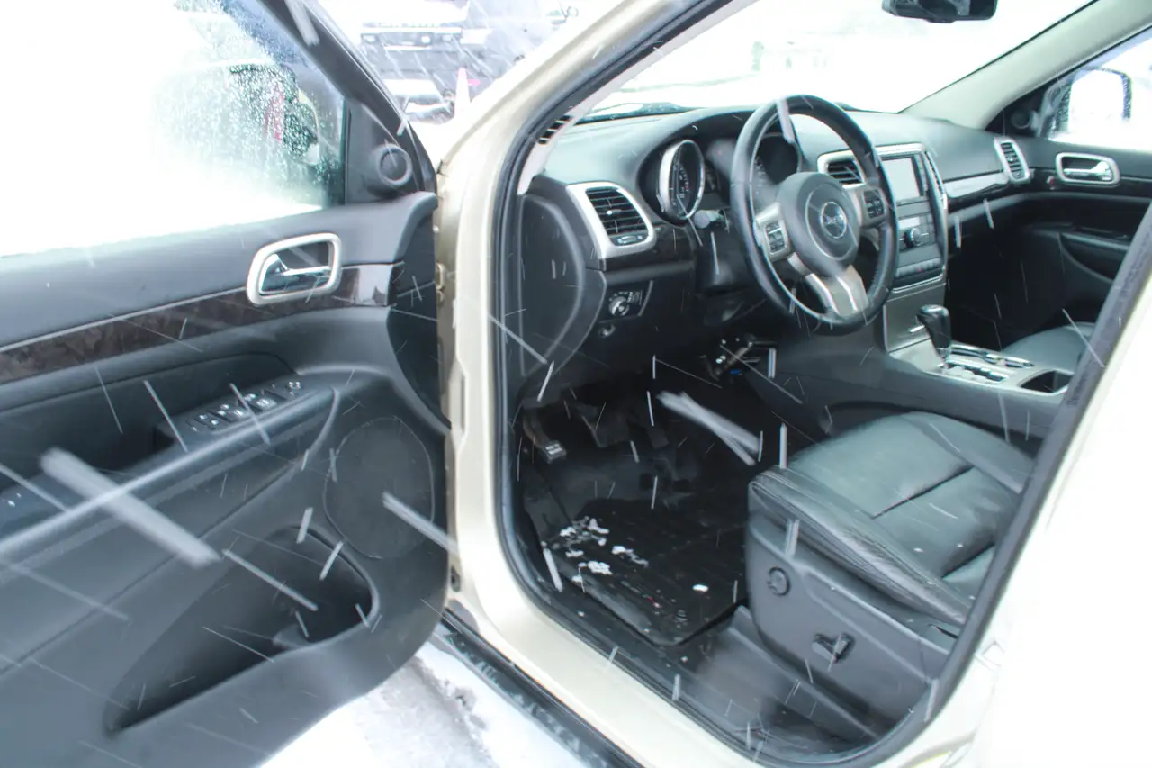 Jeep Grand Cherokee снимка Jeep Grand Cherokee