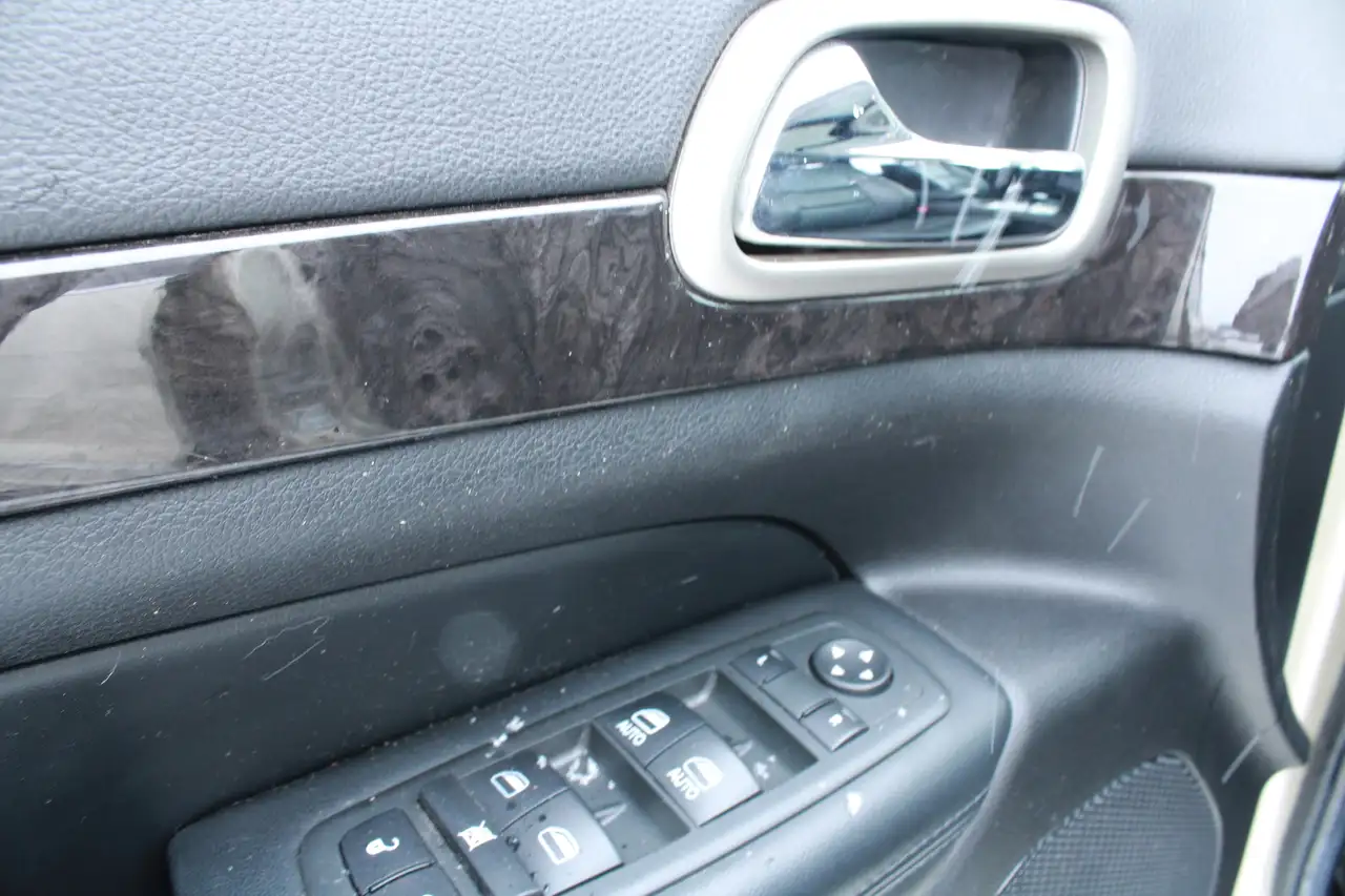 Jeep Grand Cherokee снимка Jeep Grand Cherokee