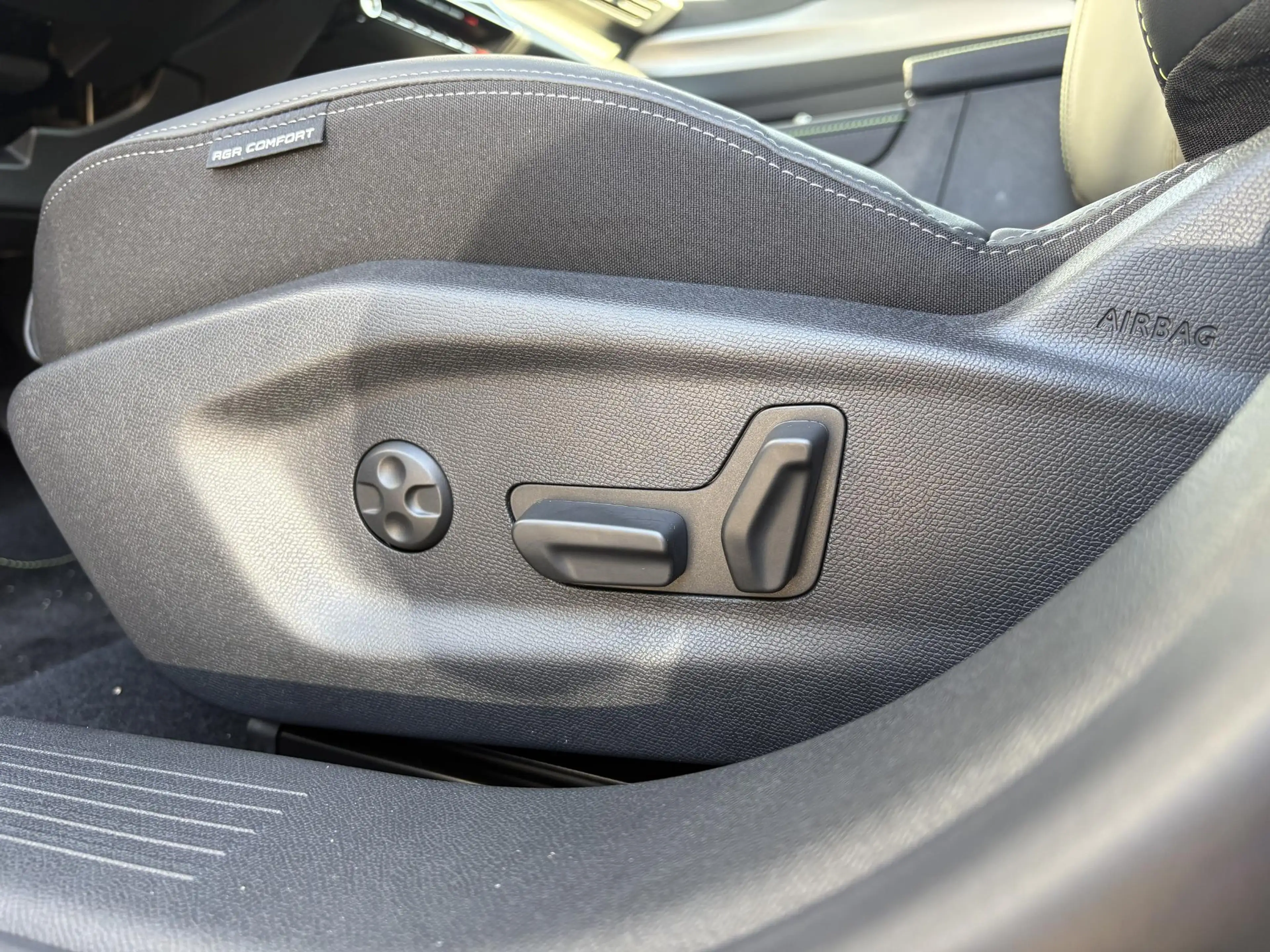 Peugeot 408 1.6 GT Exclusive Plug-In Hybrid 240 | Nieuw model! — photo 14