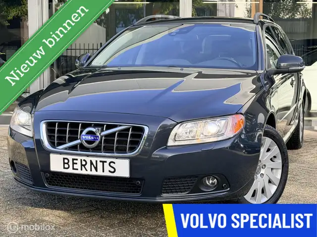 Volvo V70 T4 Momentum|Leder|Stoelverwarming|Navigatie|PDC|Bo