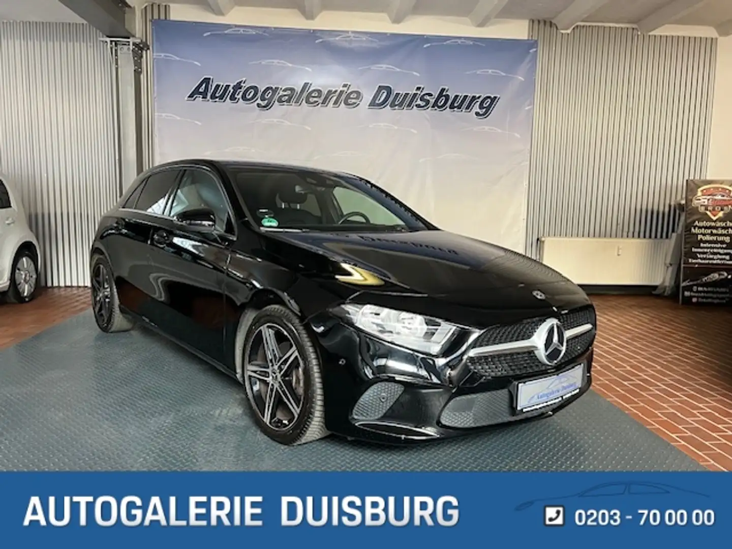 Mercedes-Benz A 180 Leder Navi Kamera Digit.Cockpit SHZ PDC Apple CarP Schwarz - 1