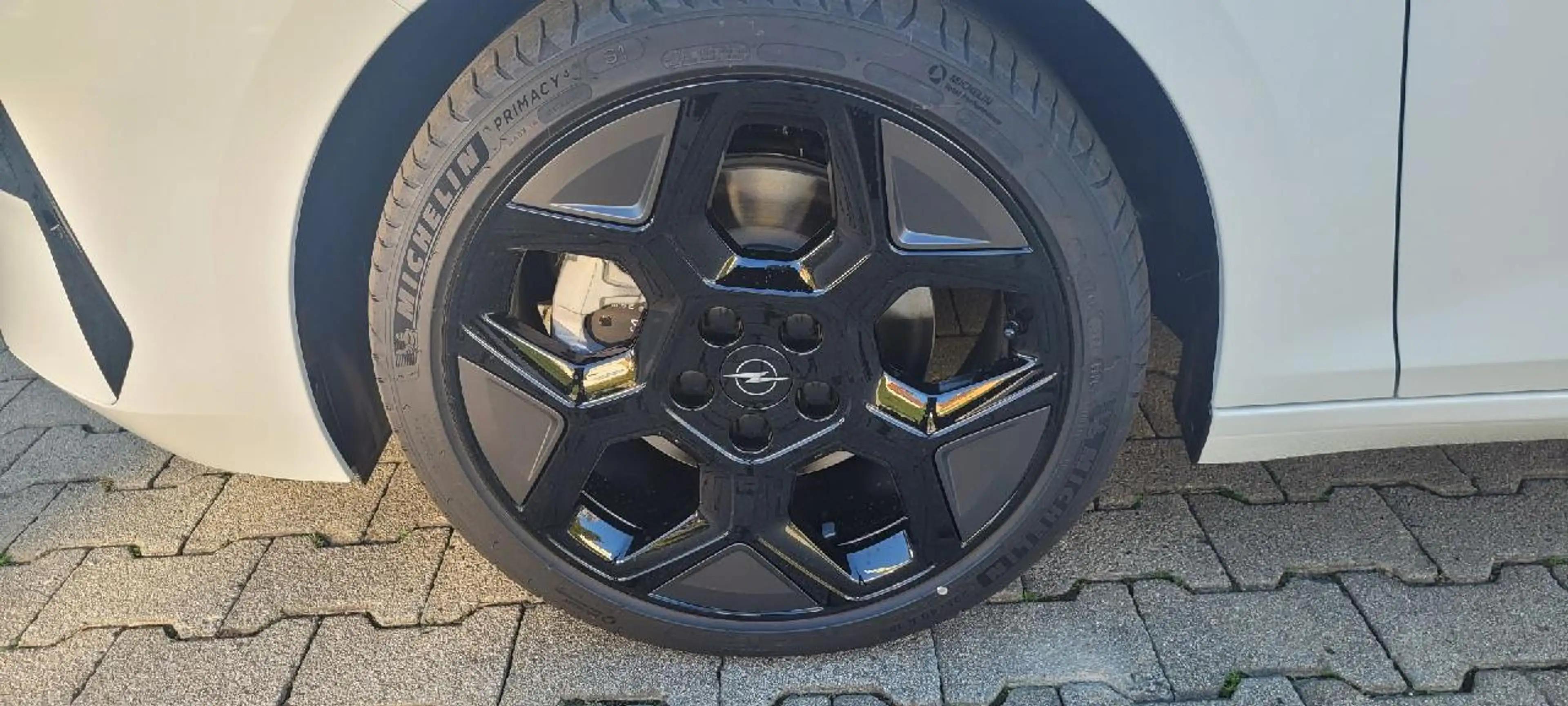 Opel Astra Ultimate — photo 2
