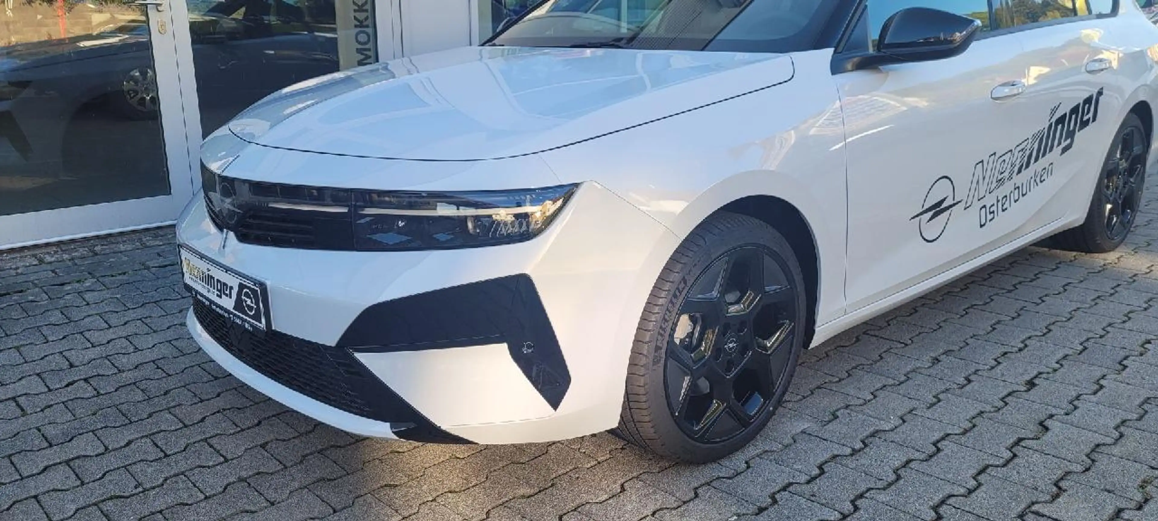 Opel Astra Ultimate — photo 3