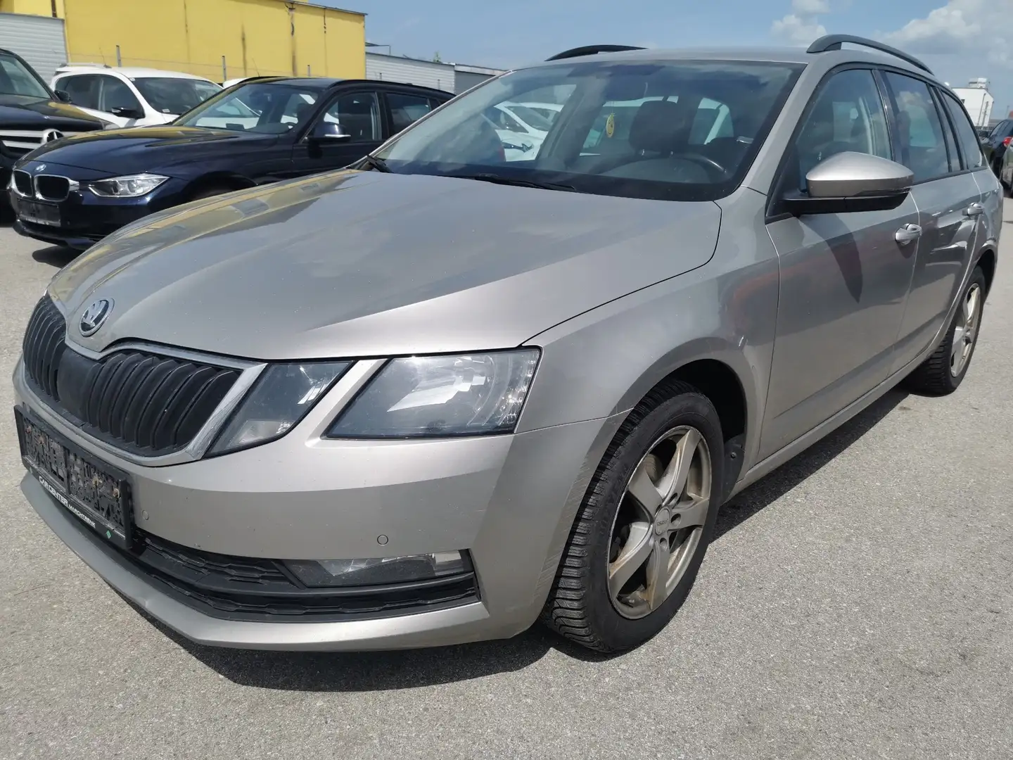 Skoda Octavia Ambition Beige - 1
