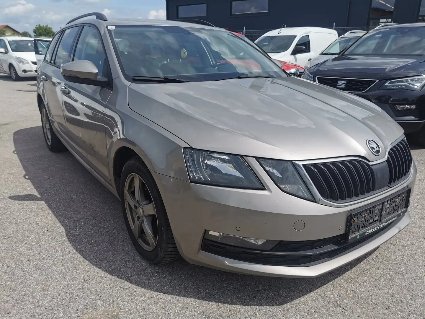 Skoda Octavia Ambition Beige - 2