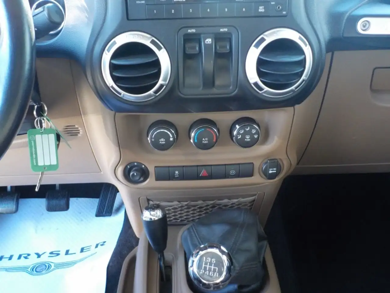 Jeep Wrangler снимка Jeep Wrangler