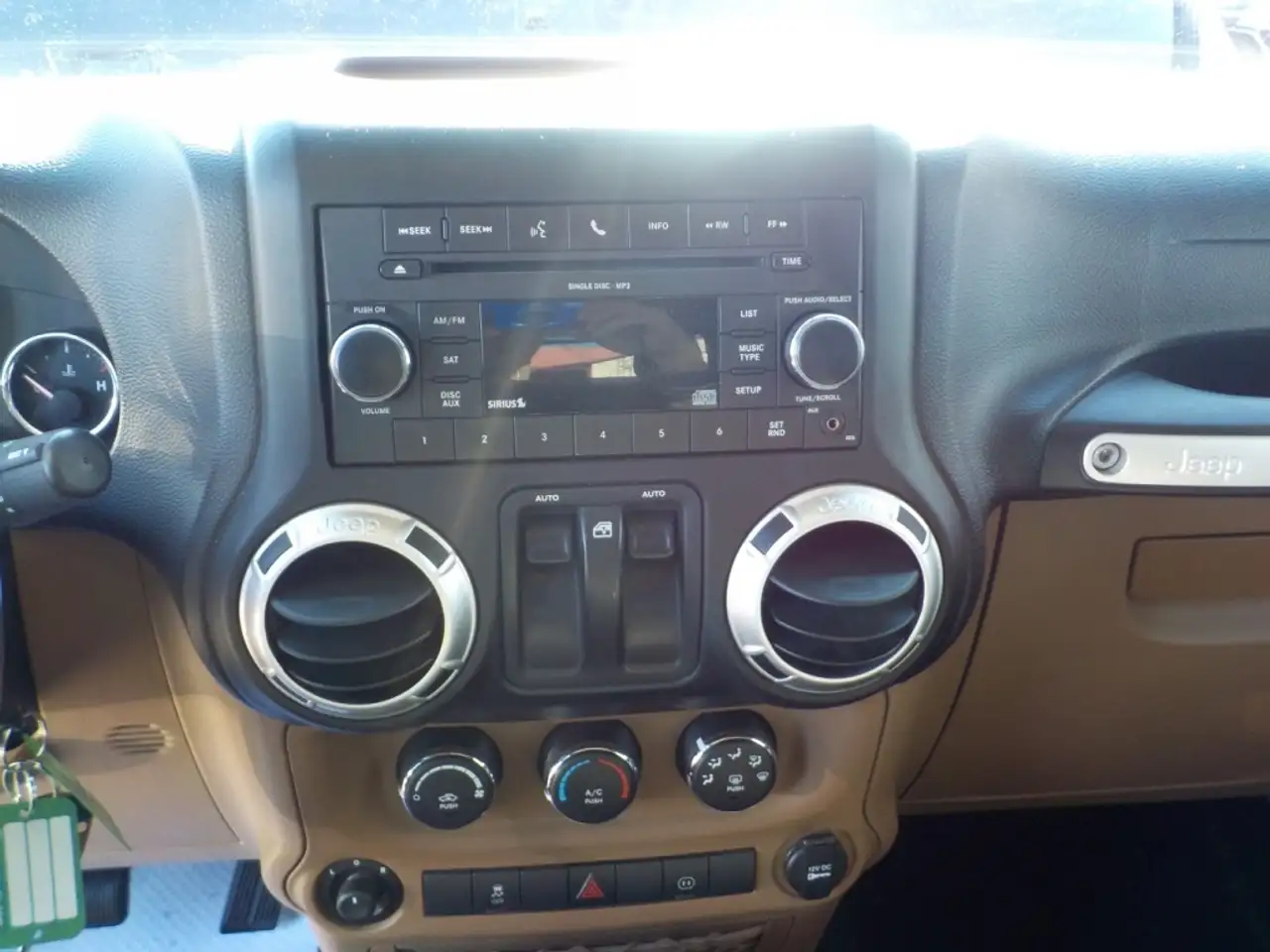 Jeep Wrangler снимка Jeep Wrangler