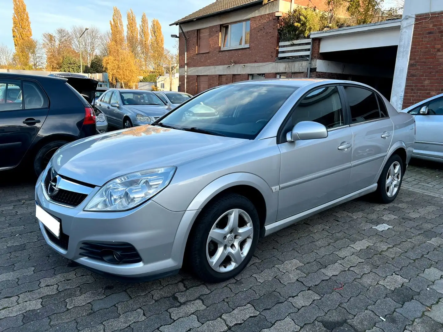 Opel Vectra C Lim. Edition"TÜV, AUTOMATIK, TOUCHSCR." Argintiu - 1
