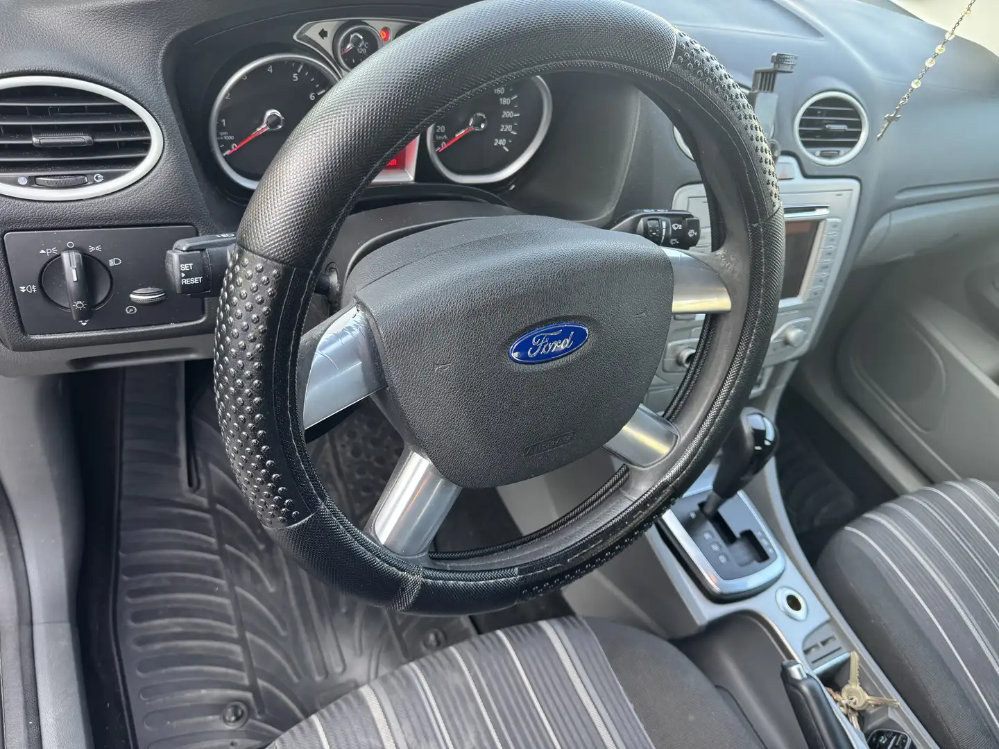 Ford Focus 2.0 16V Aut. Ghia - 2