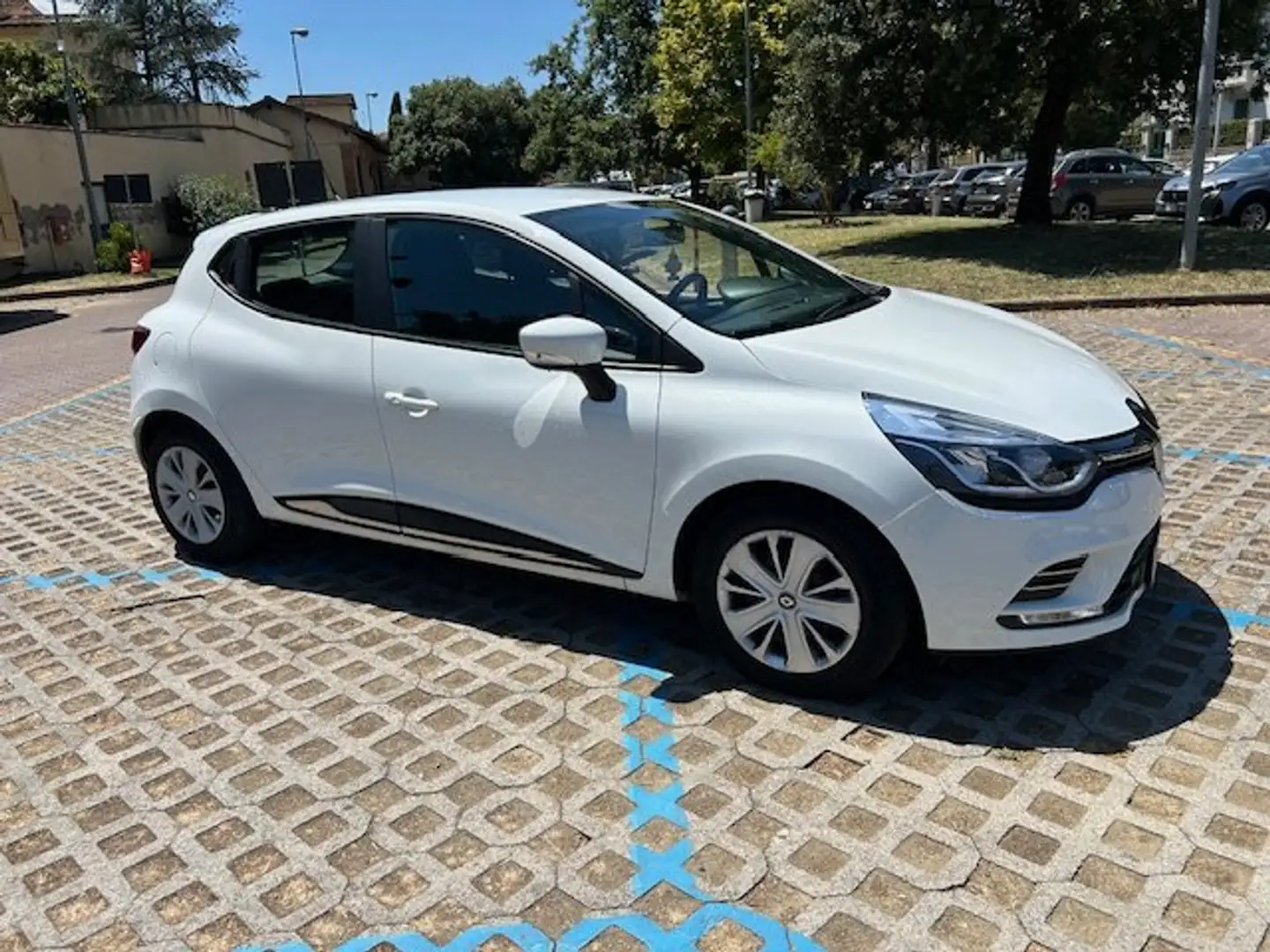 Renault Clio Clio IV 2017 0.9 tce Moschino Intens Gpl 90cv Bianco - 2