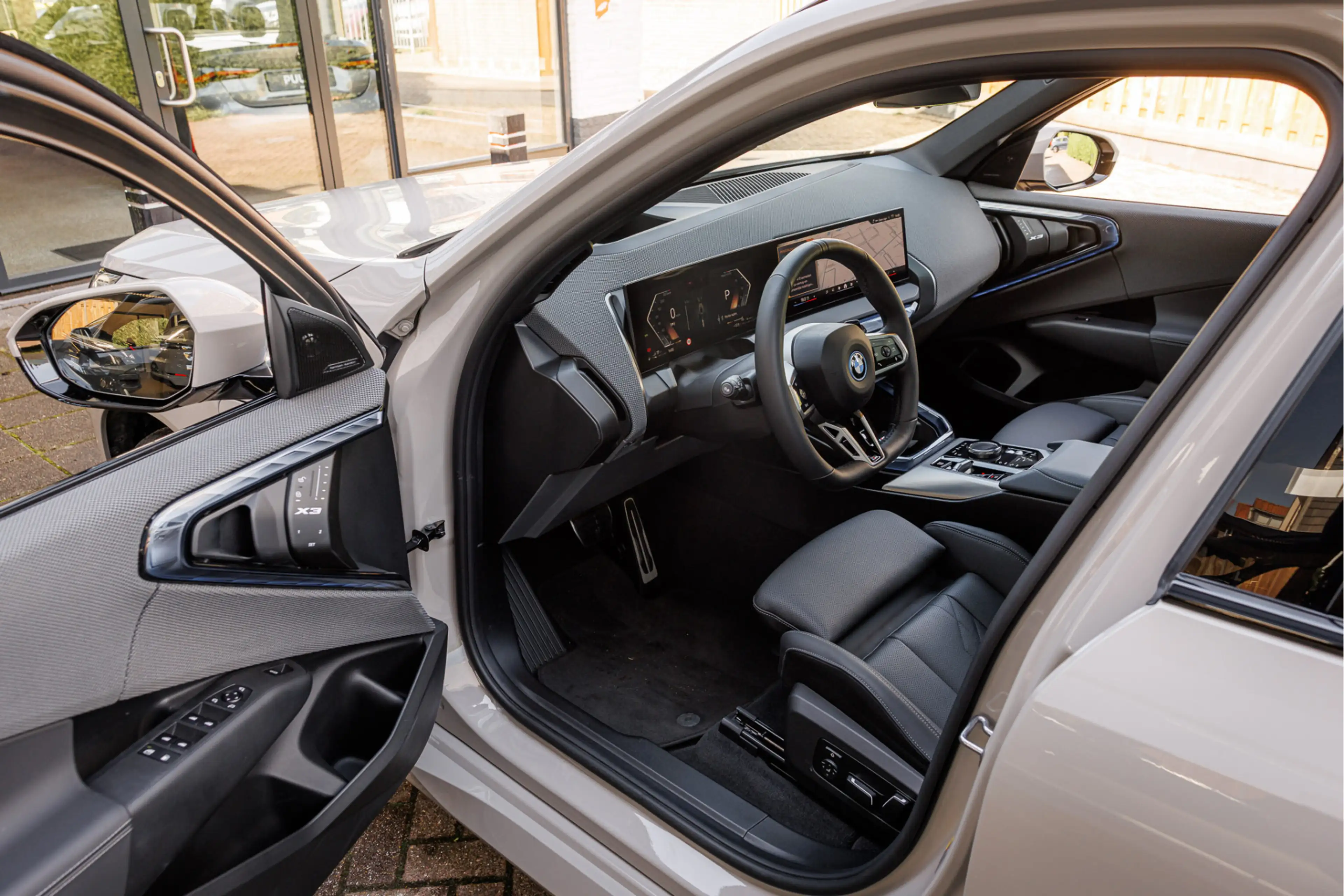 BMW X3 30e xDrive M-Sport [ DUNE GREY ] Pano - Harman Kar — photo 3