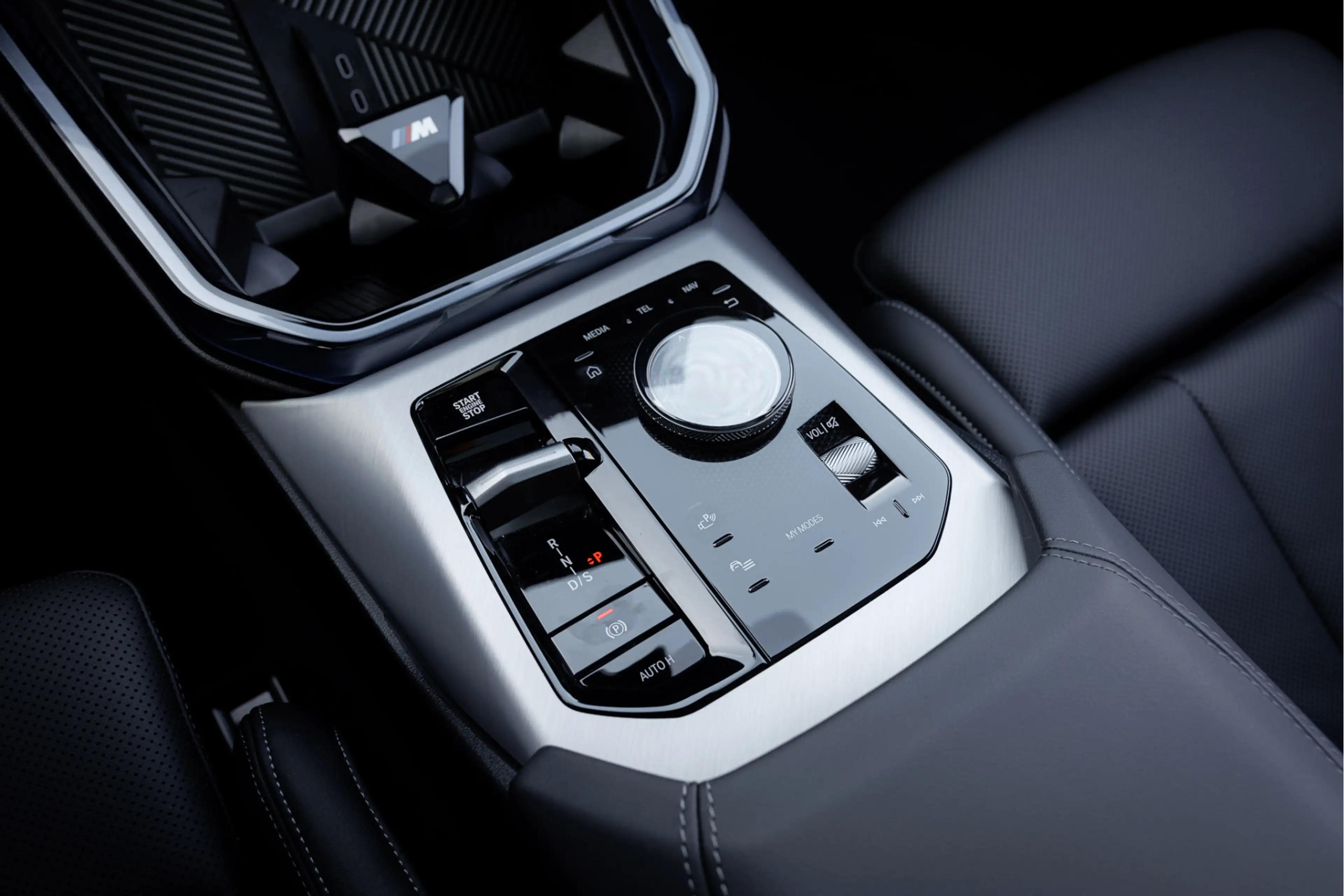 BMW X3 30e xDrive M-Sport [ DUNE GREY ] Pano - Harman Kar — photo 11