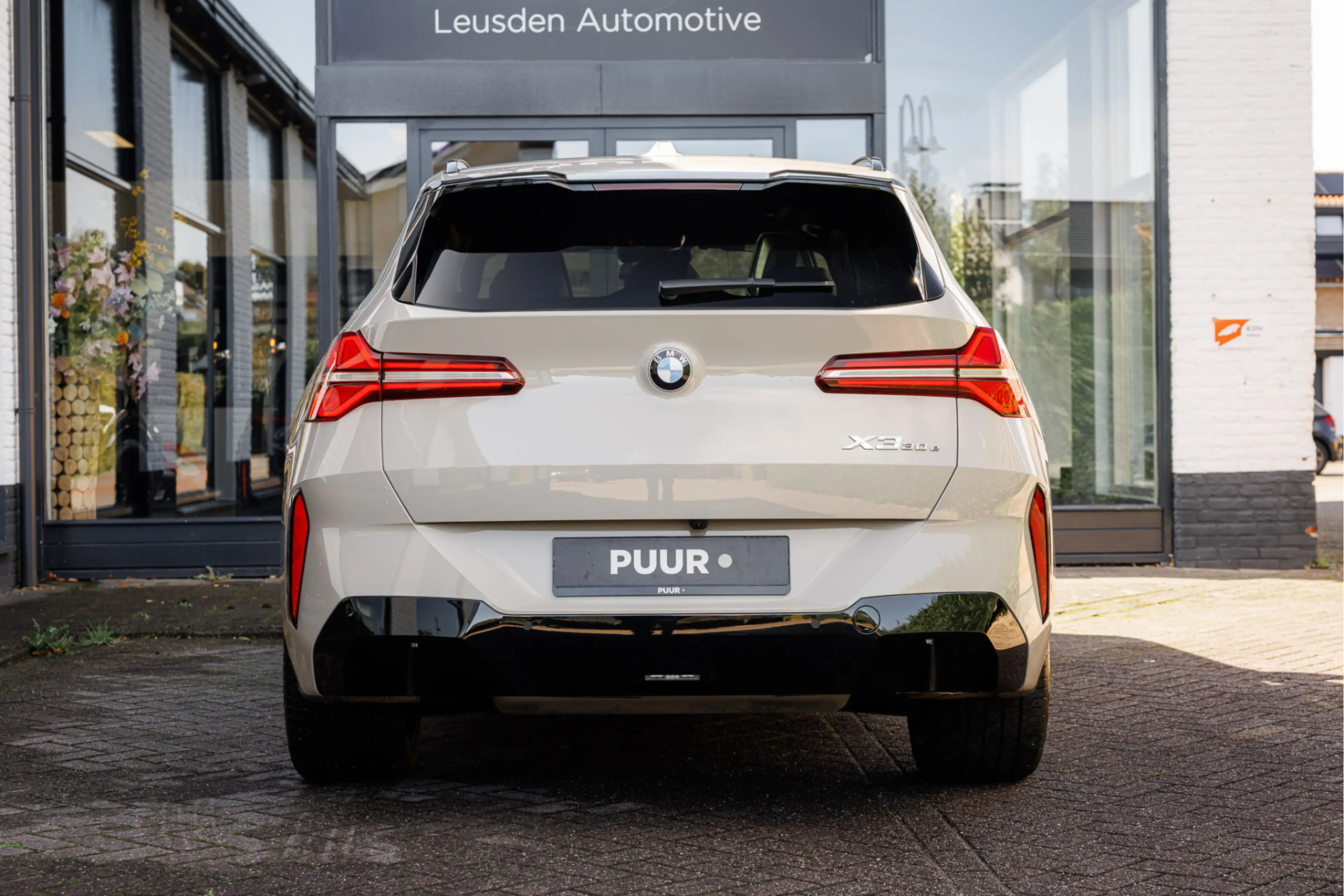 BMW X3 30e xDrive M-Sport [ DUNE GREY ] Pano - Harman Kar — photo 9