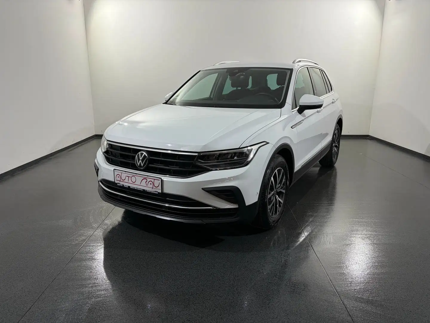 Volkswagen Tiguan 2.0 TDI SCR Life 4Motion DSG *LED*AHK*ACC* Weiß - 2