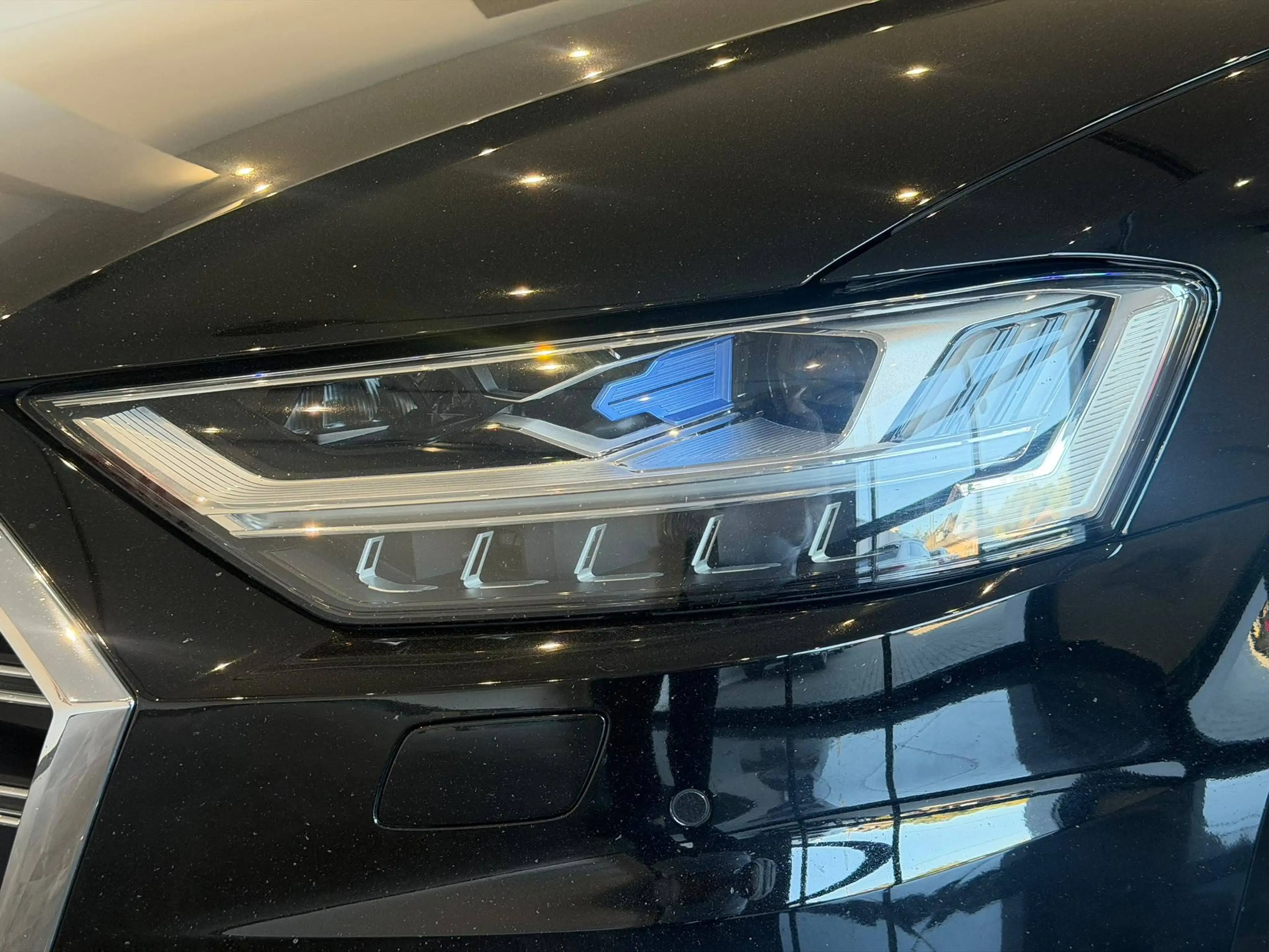 Audi A8 50 TDI quattro S-Line — photo 5