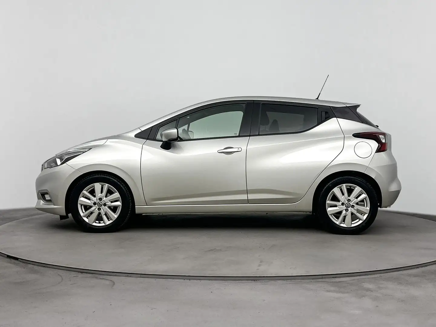 Nissan Micra 1.0 100Pk IG-T N-Connecta | Navigatie | Airconditi Gris - 2