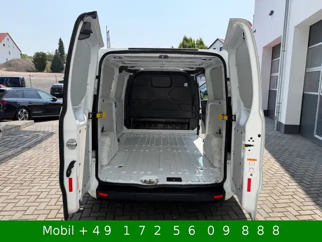 Ford Transit Custom view 14