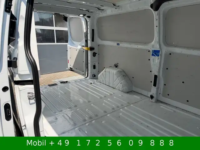 Ford Transit Custom view 13