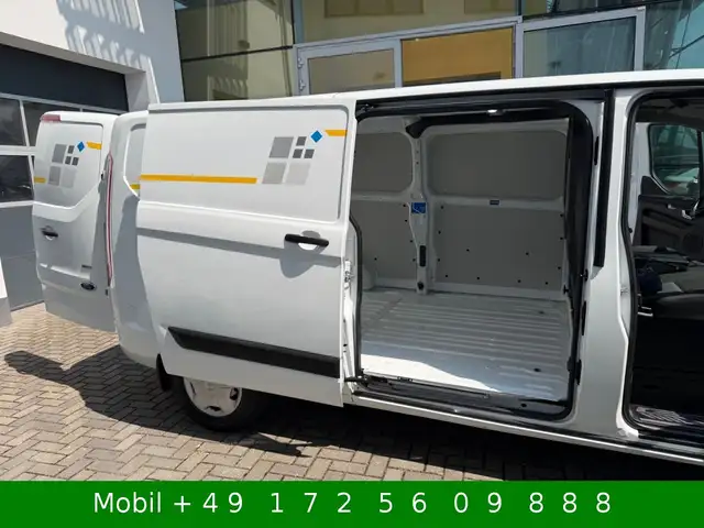 Ford Transit Custom view 11