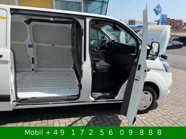 Ford Transit Custom view 10