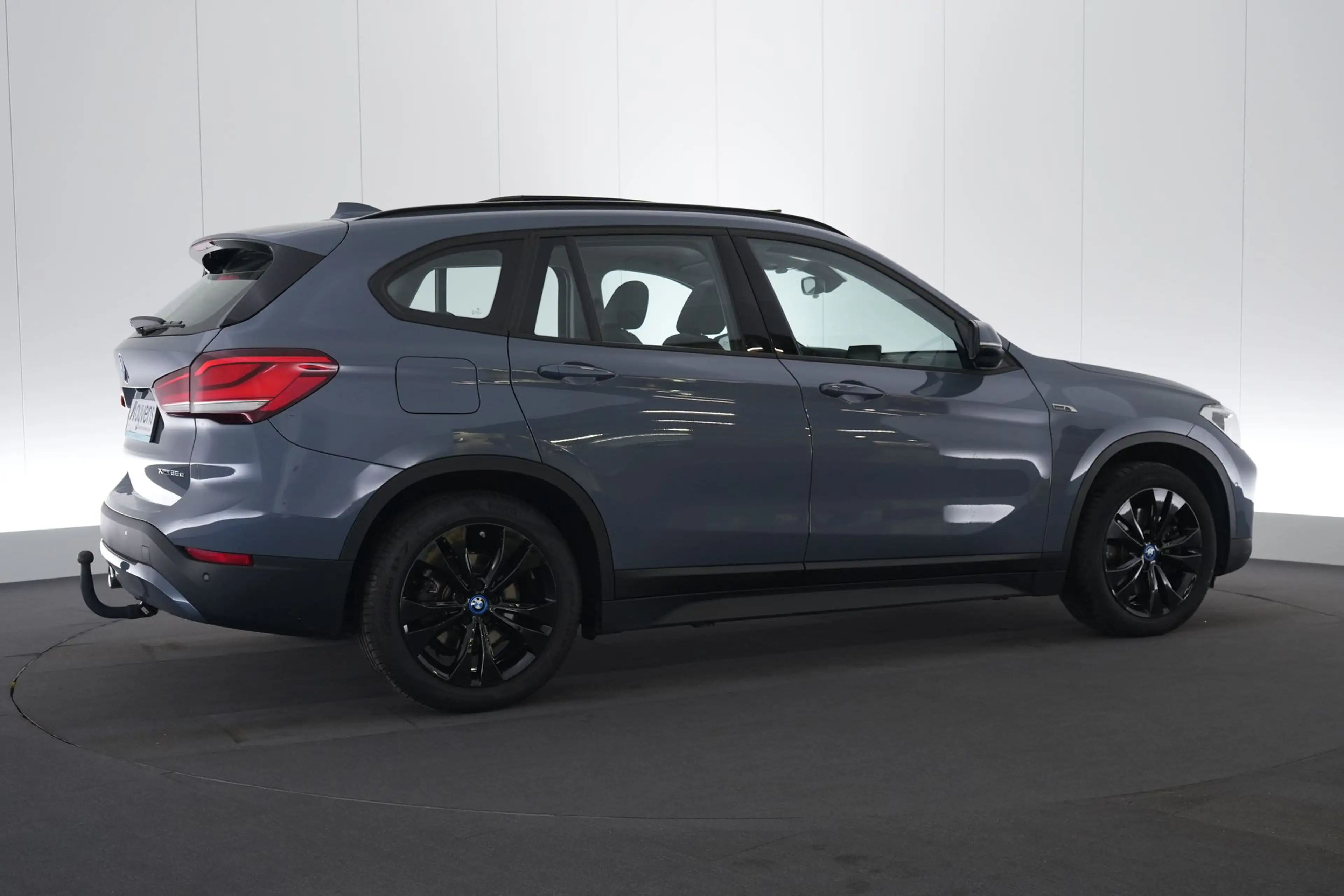 BMW X1 1.5 xDrive25e PHEV Business+ LEDER/CUIR LED GPS PD — photo 6