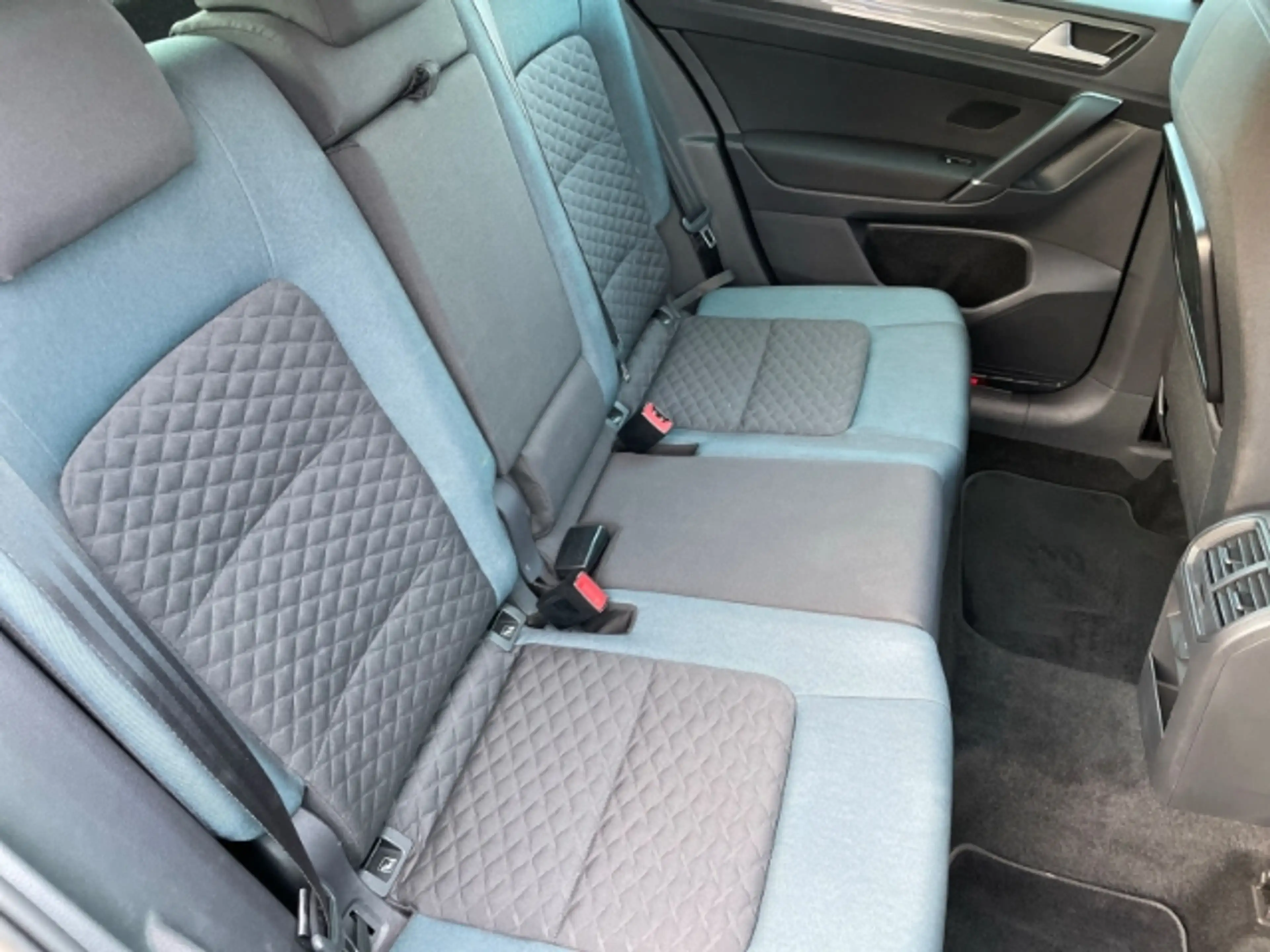 Volkswagen Golf Sportsvan VII 1.0 TSI IQ DRIVE Navi, Sitzheizung, Einparkhil — photo 4