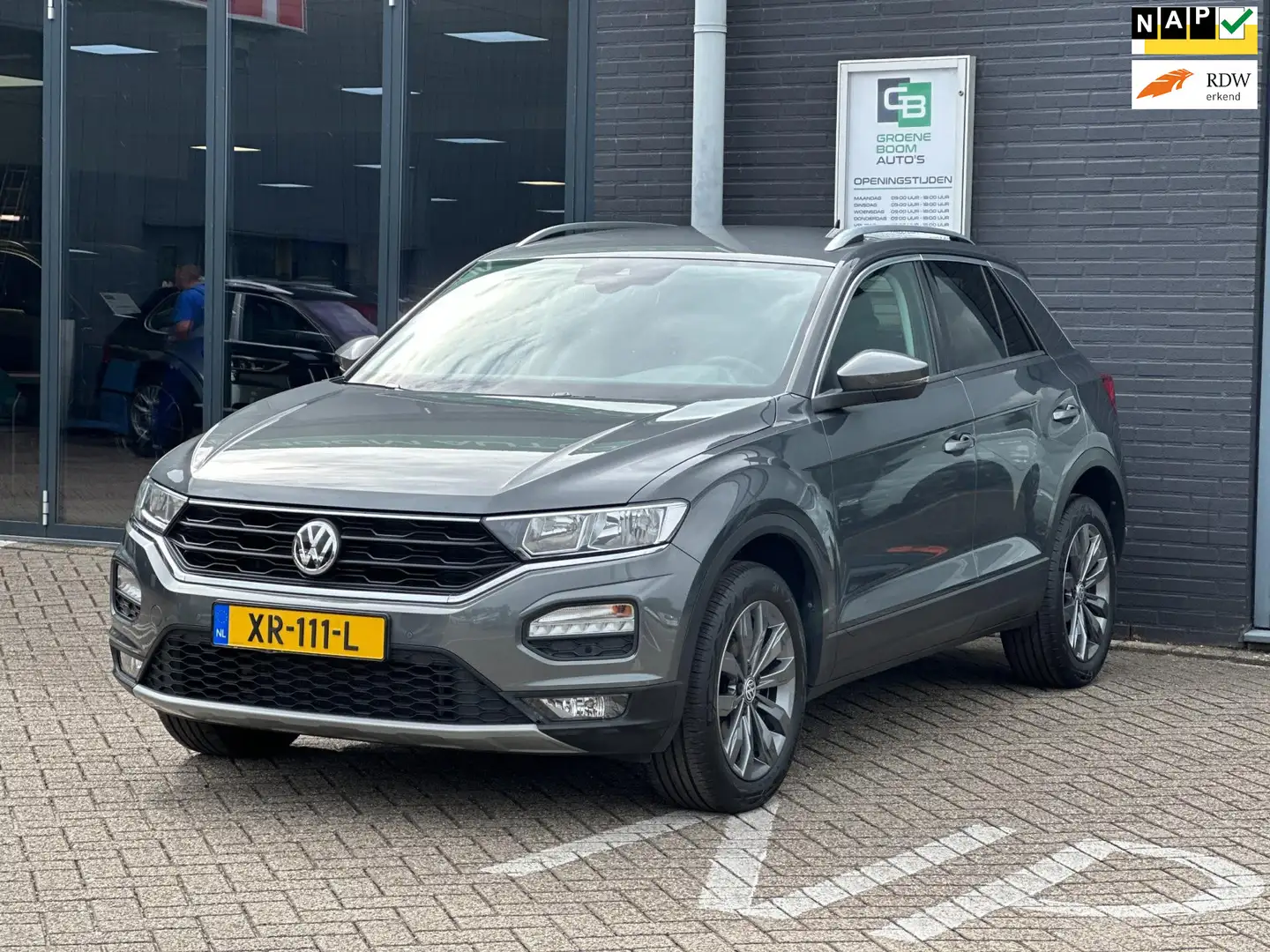Volkswagen T-Roc 1.0 TSI Style/1STE EIG/NAVI/APP-CONNECT/NAVI/NL-AU Grijs - 1