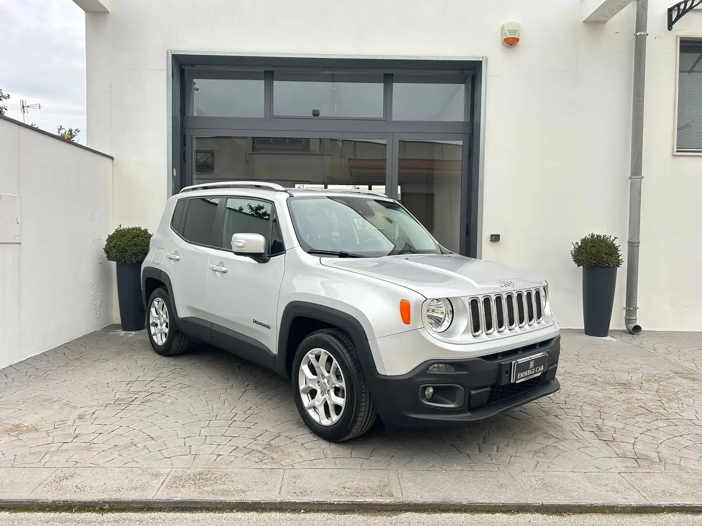 Jeep Renegade 1.6 MJ LIMITED PELLE/NAVI Km110.000-12/2017 Argent - 1
