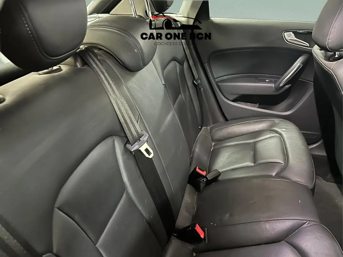 Audi A1 Sportback 1.0 TFSI 95CV Design Rojo - 2